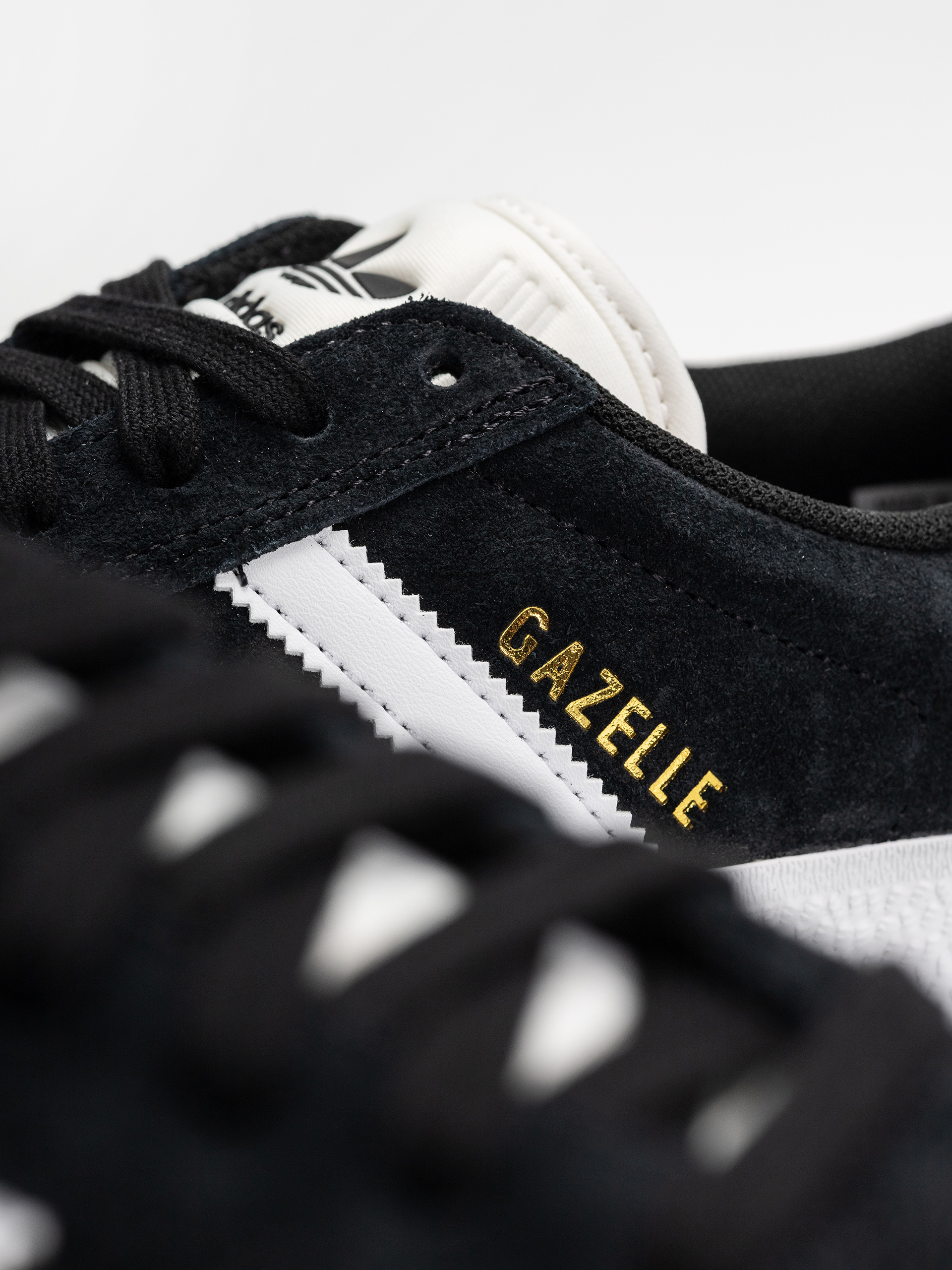 adidas Gazelle Adv Schuhe (cblack/ftwwht/goldmt)