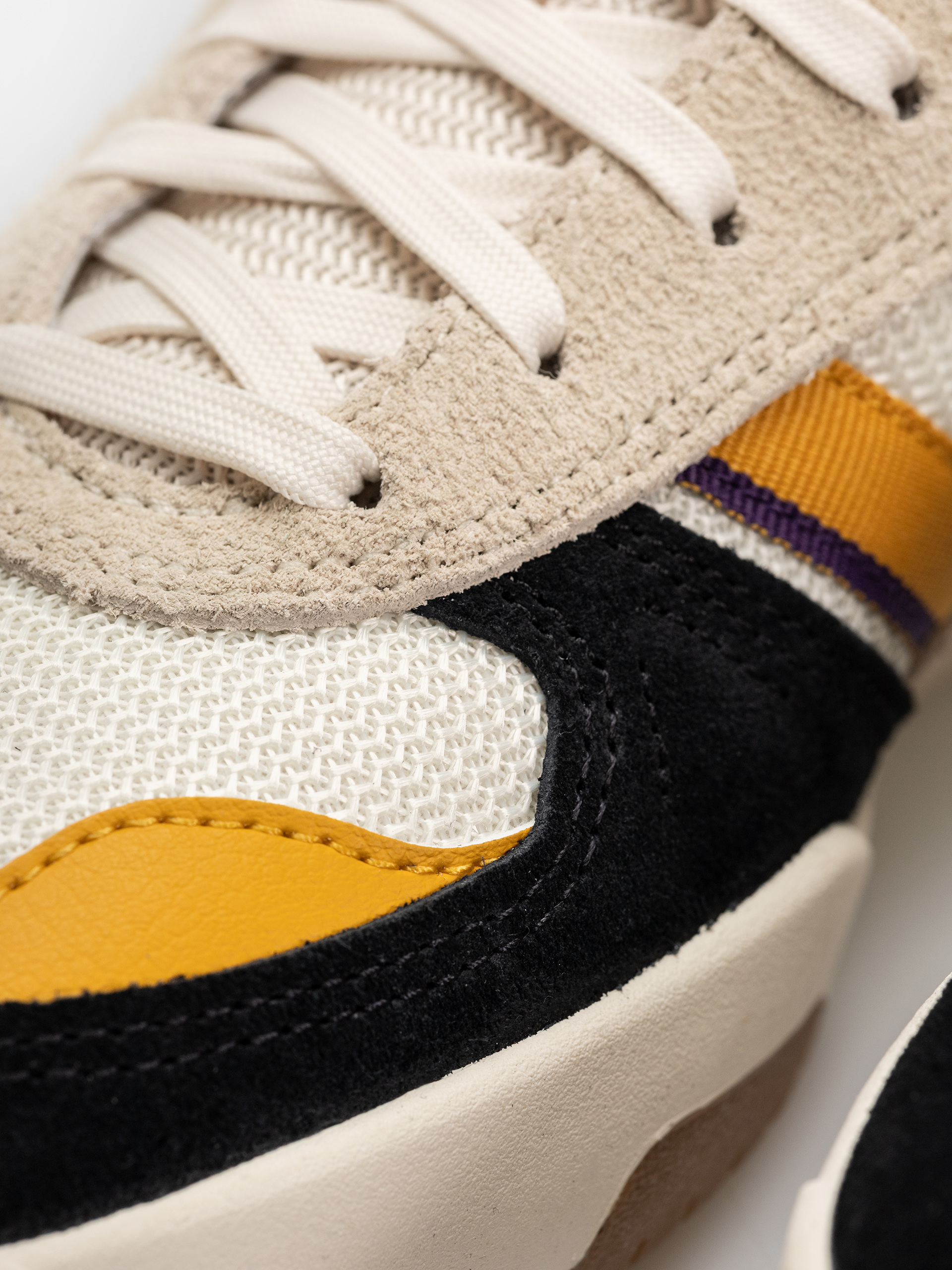 adidas Tekkira Cup Shoes (crewht/owhite/crewht)