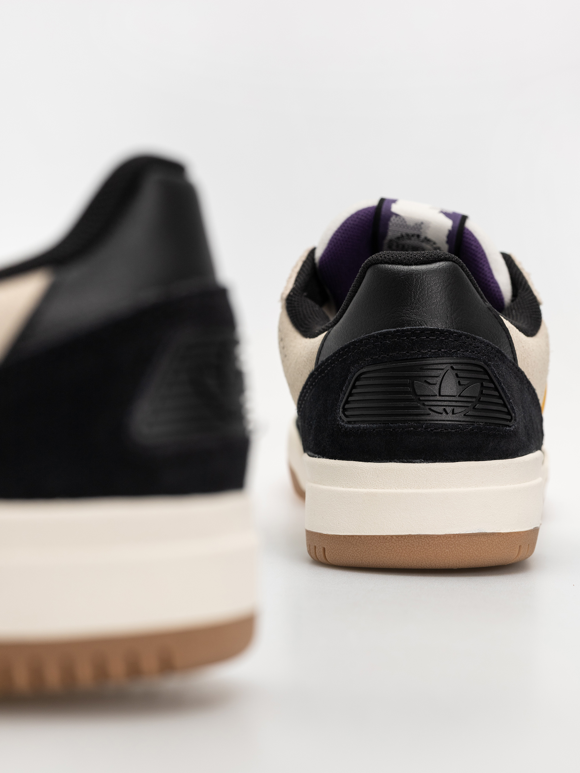 adidas Tekkira Cup Shoes (crewht/owhite/crewht)