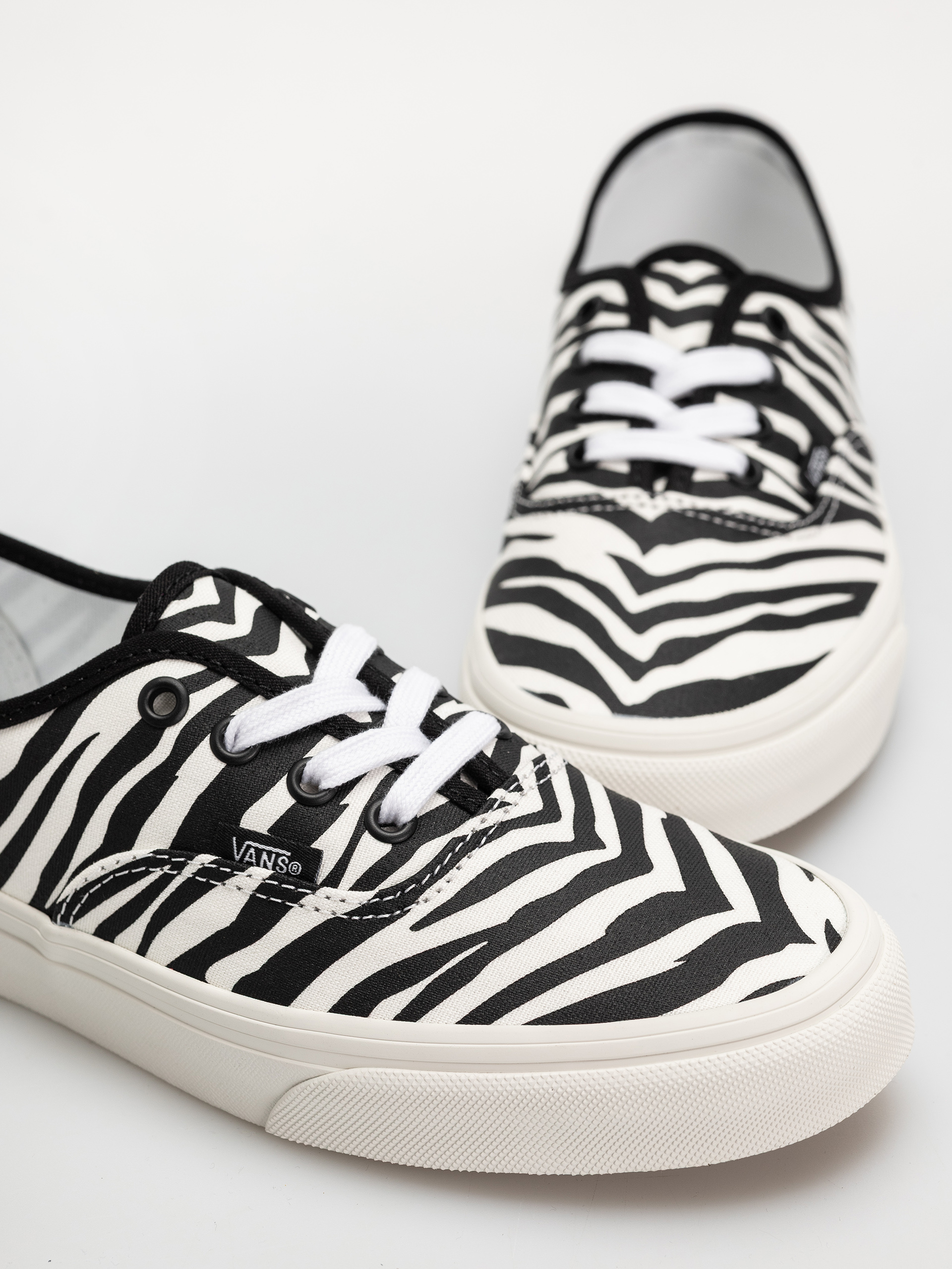 Vans Authentic Shoes (zebra)