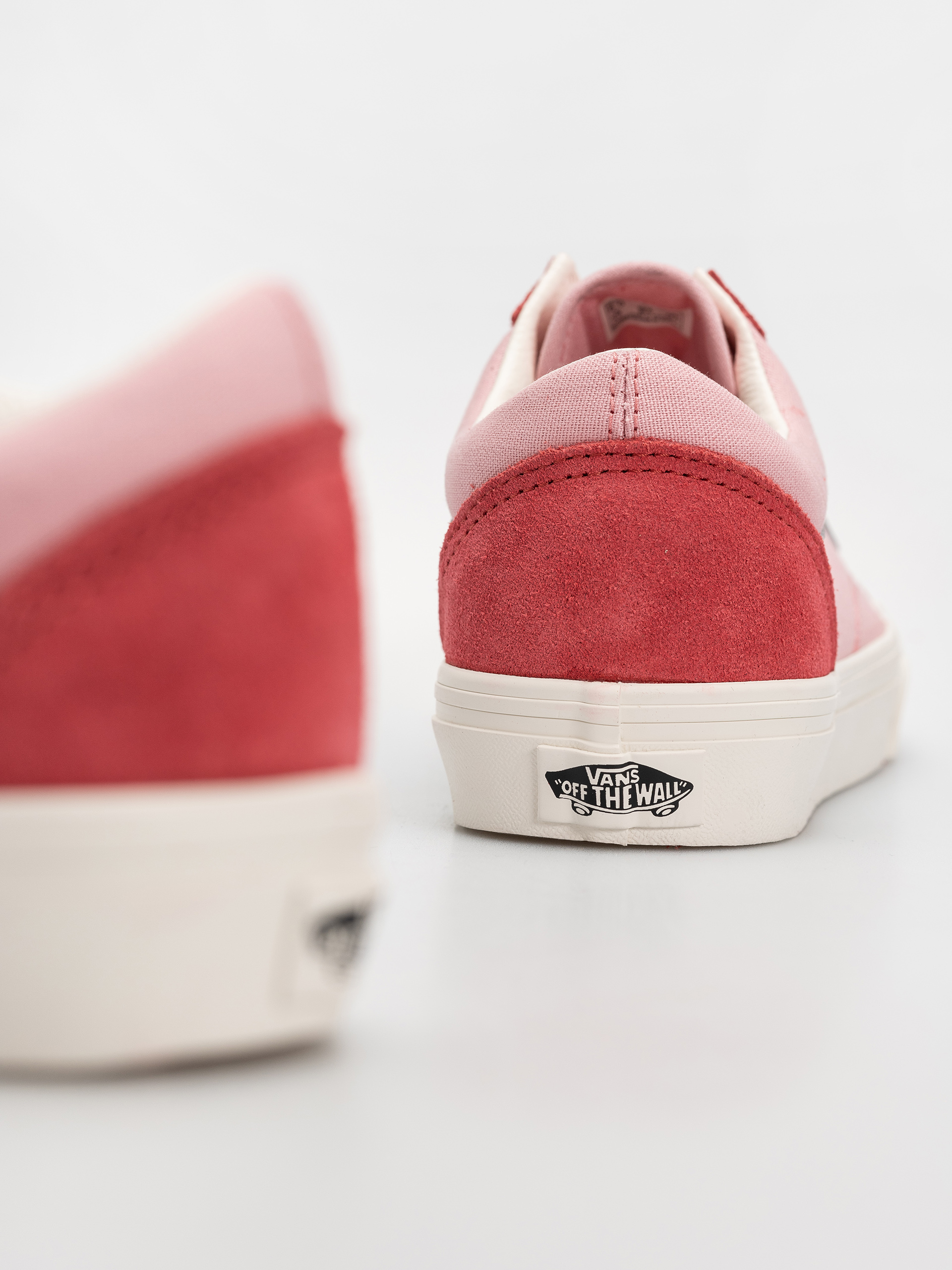 Vans Old Skool Shoes (crimson haze)