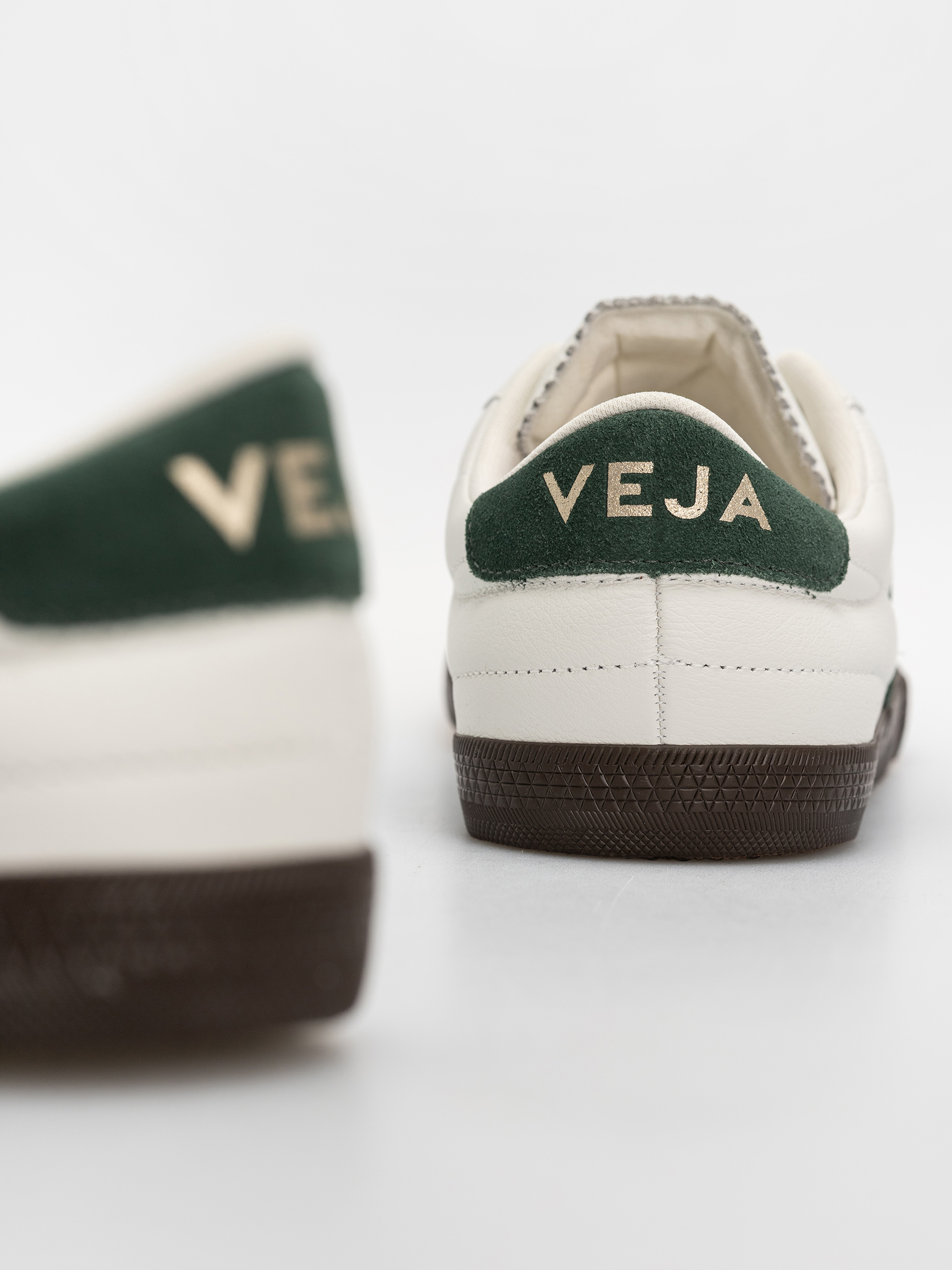 Veja Panenka Shoes - white, green (white cyprus eagle)