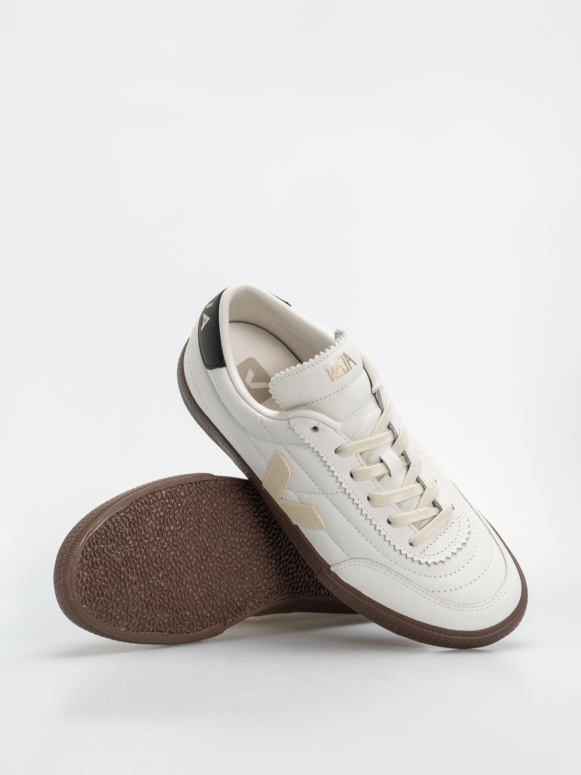 Veja Panenka Wmn Shoes - white (white black bark)