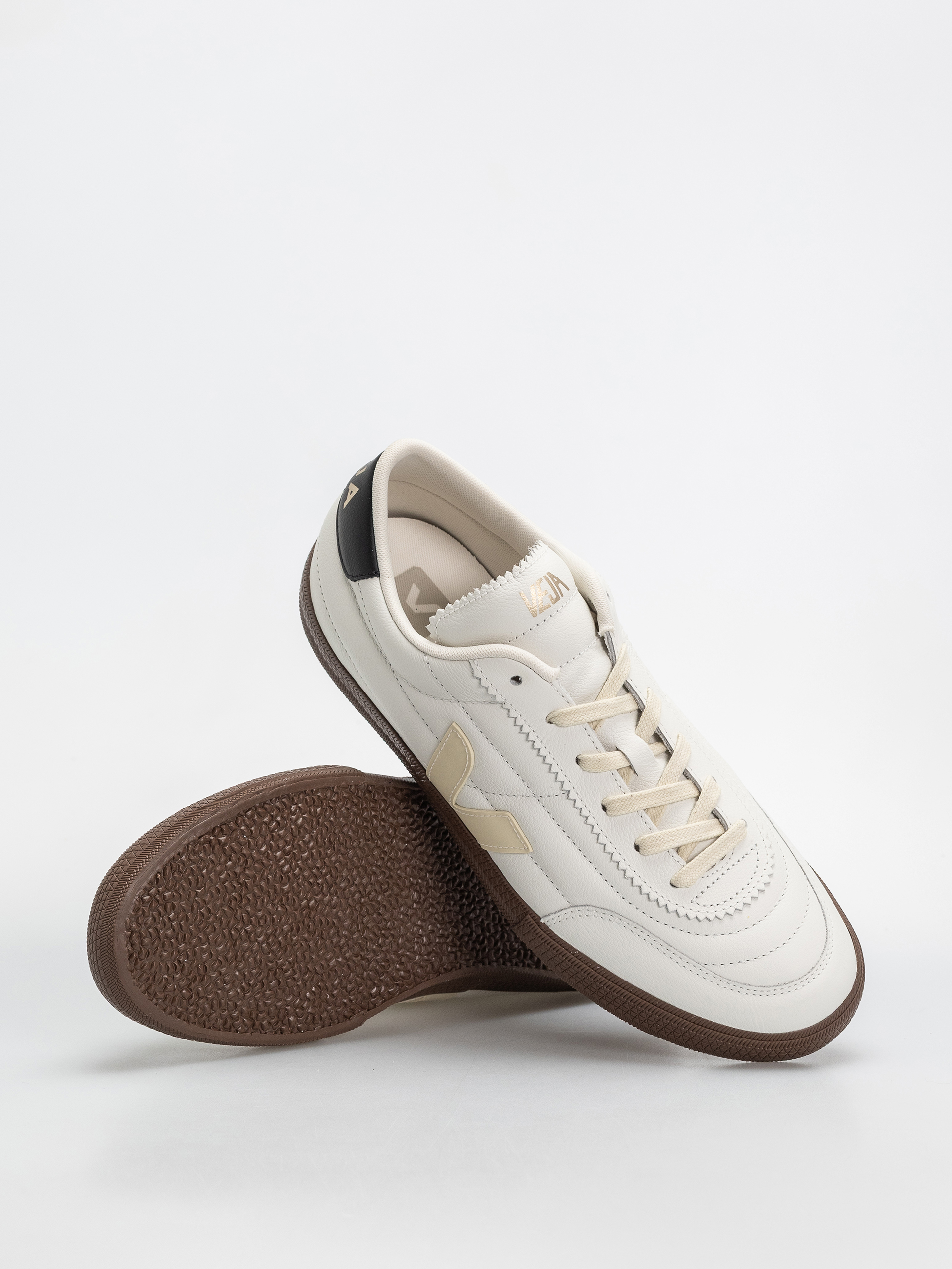 Veja Panenka Schuhe (white black bark)