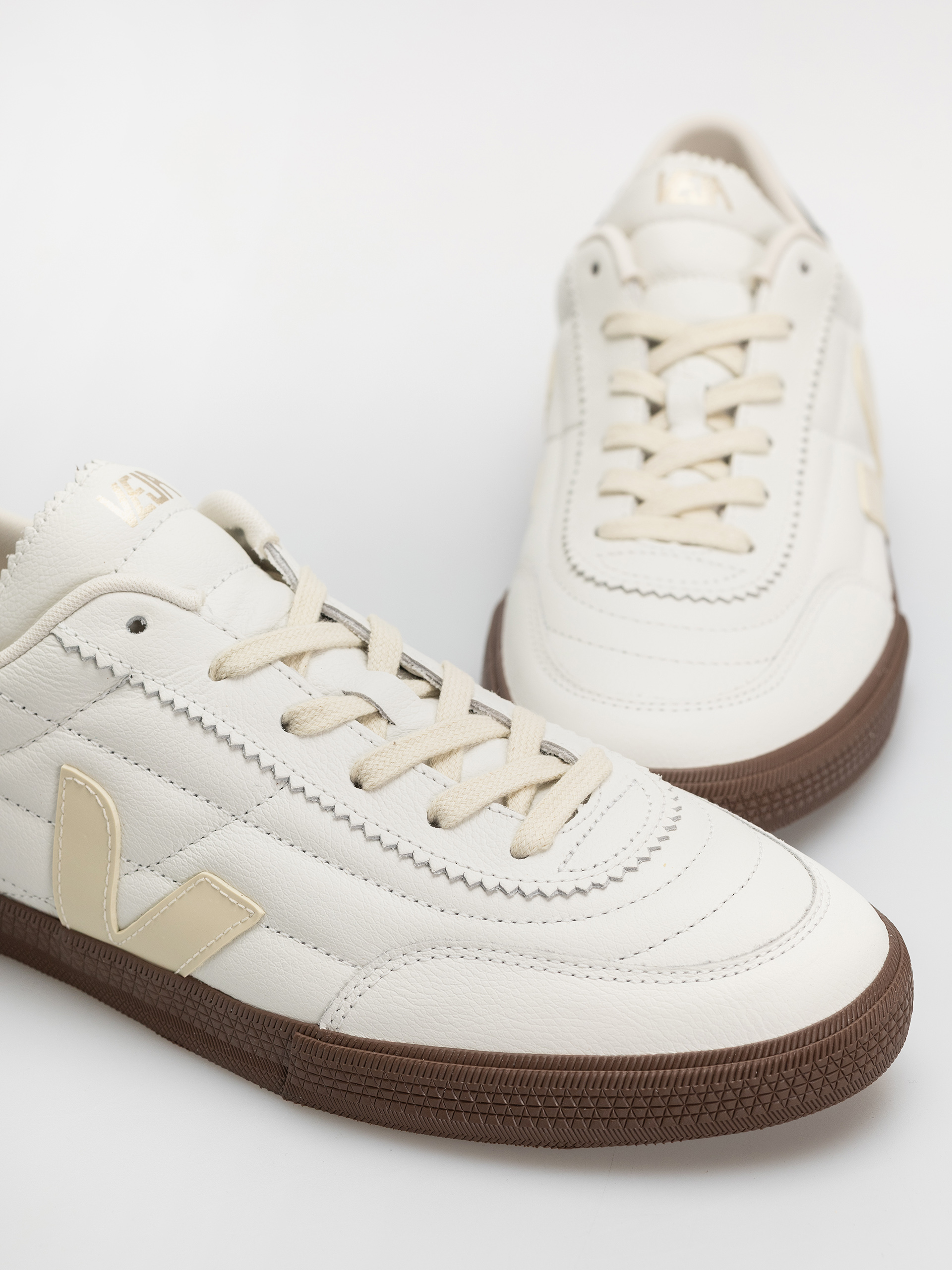 Veja Panenka Shoes (white black bark)