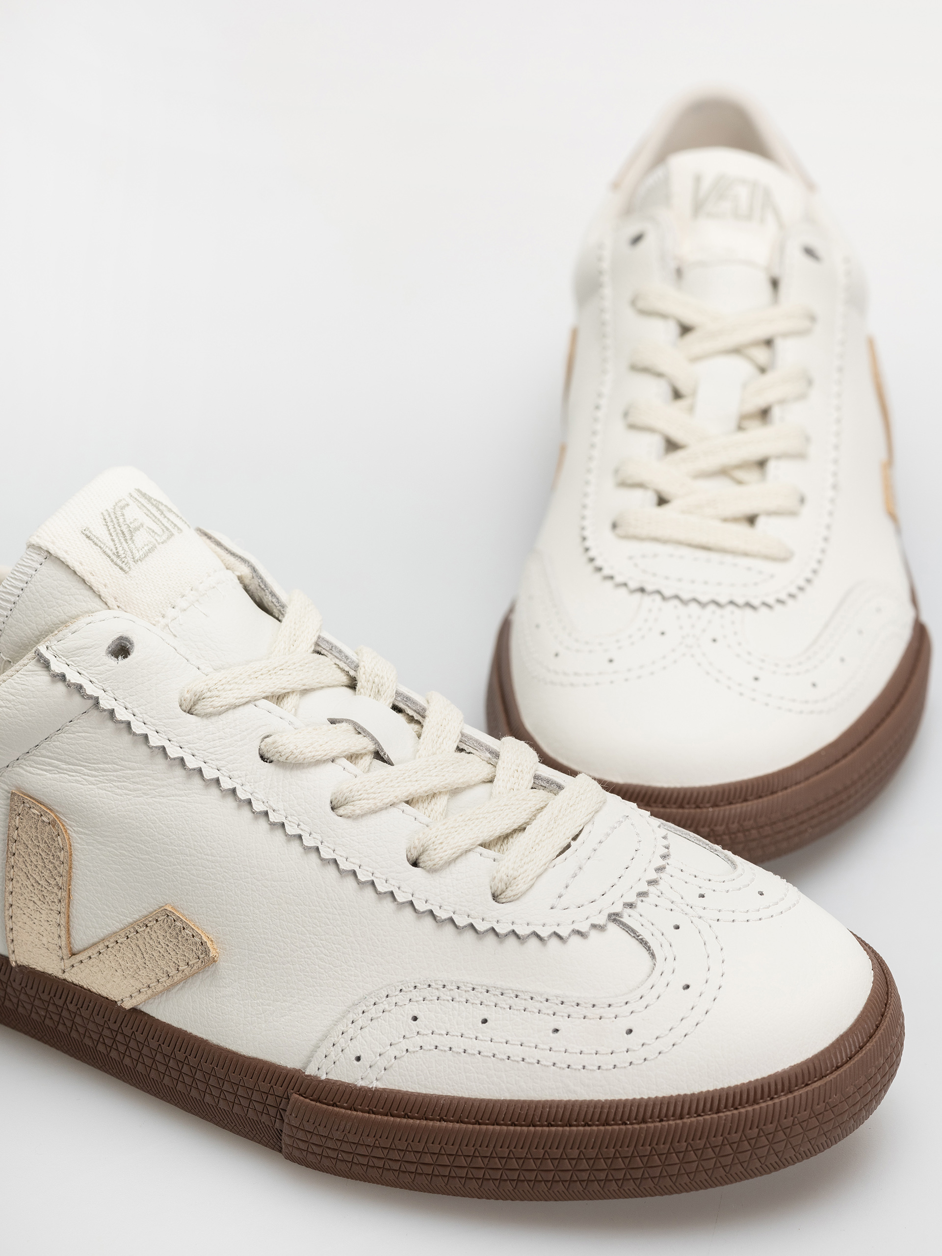 Veja Volley Wmn Schuhe (white platine bark)