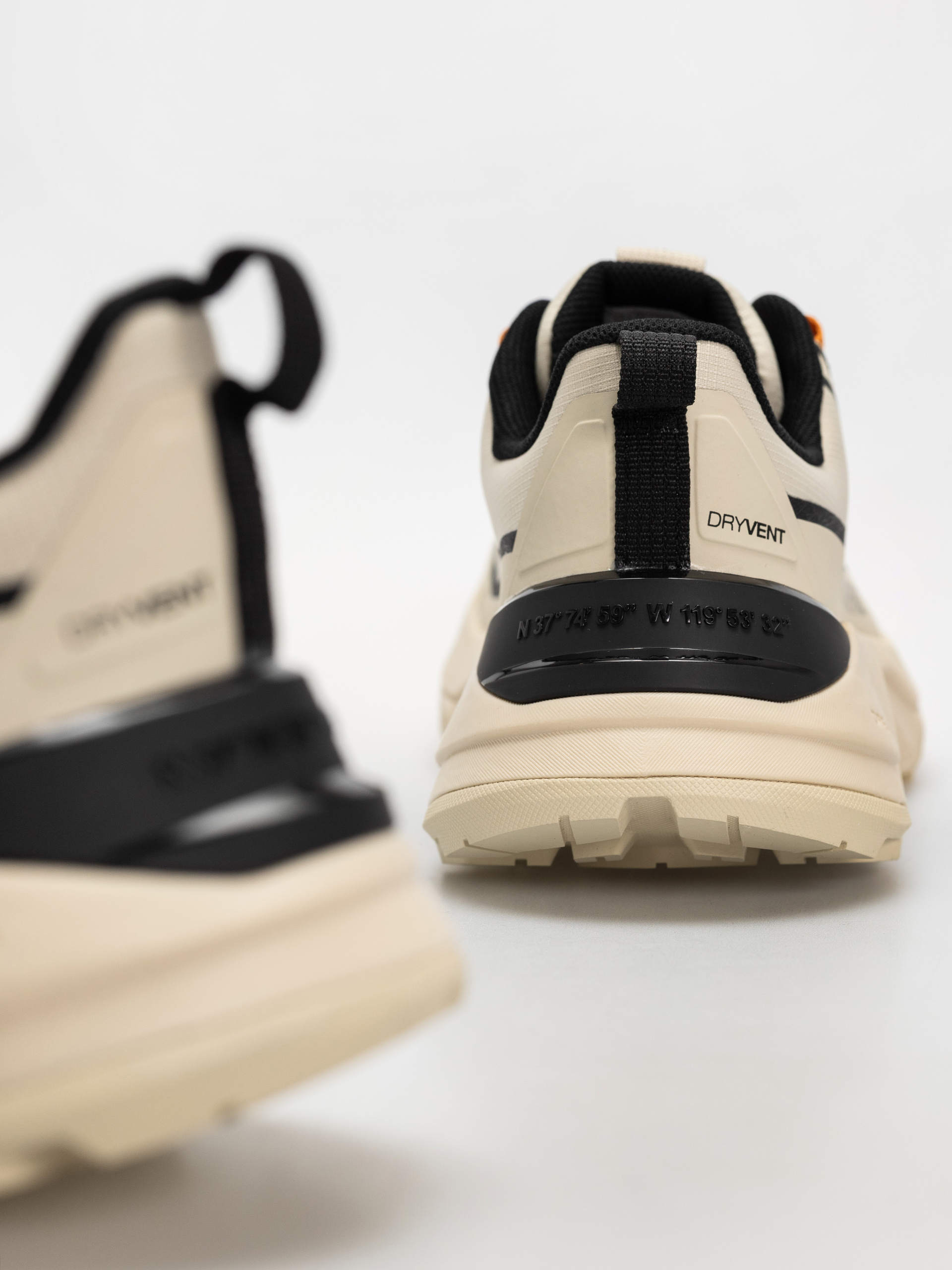 The North Face Fastpack Wp Shoes (desert stone/tn)