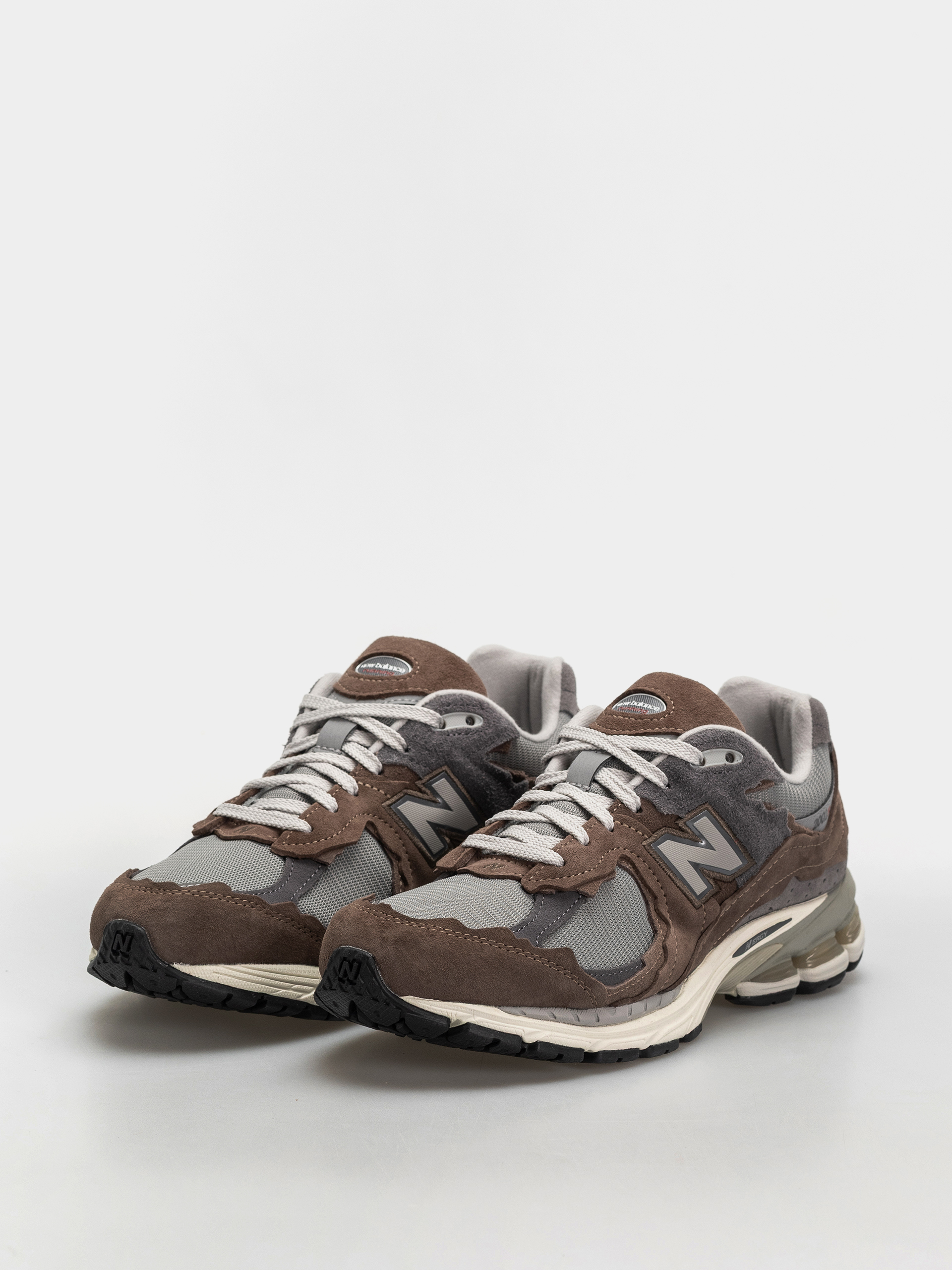 New Balance 2002 Shoes (cortado/raincloud)