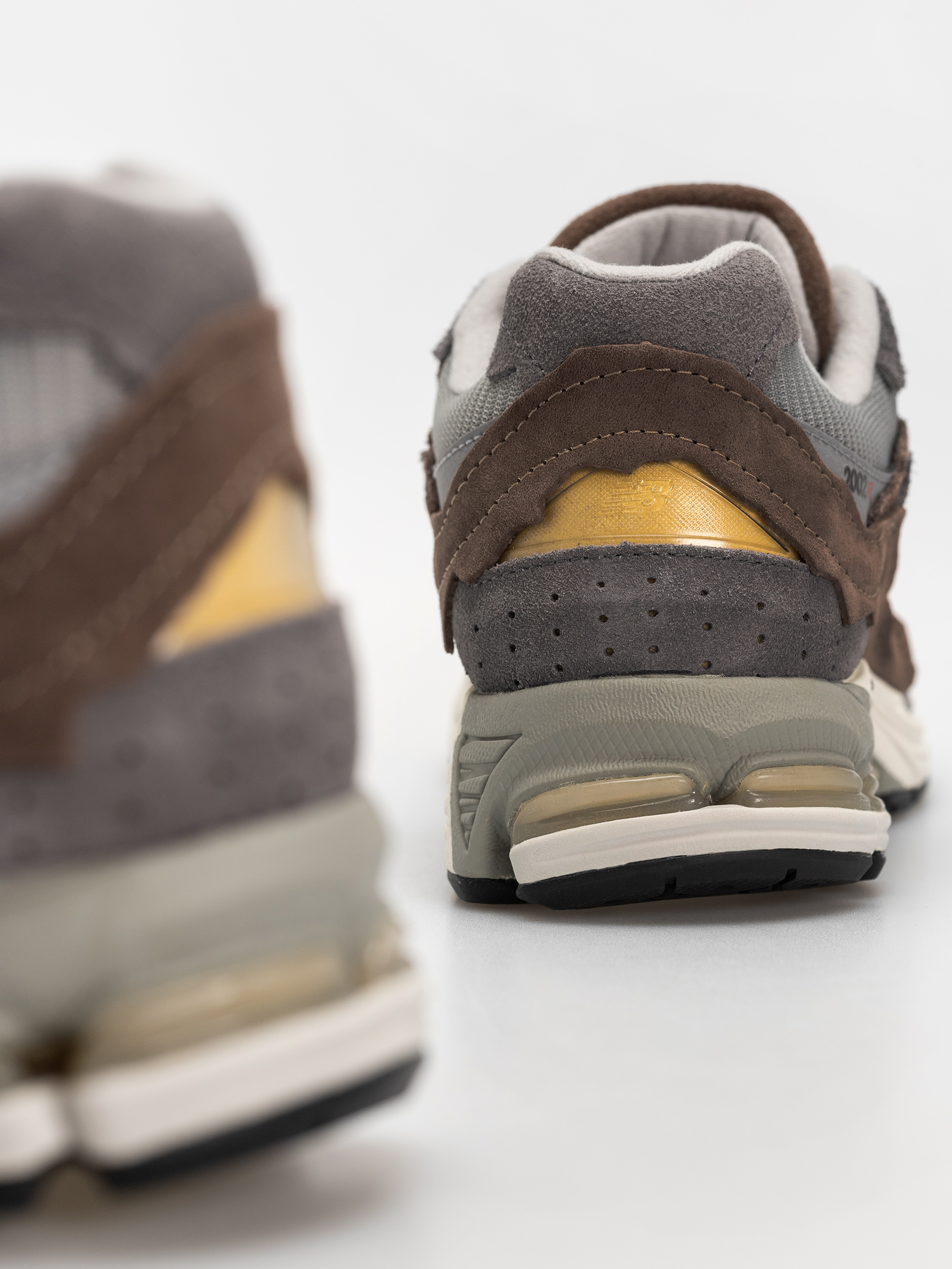 New Balance 2002 Shoes (cortado/raincloud)