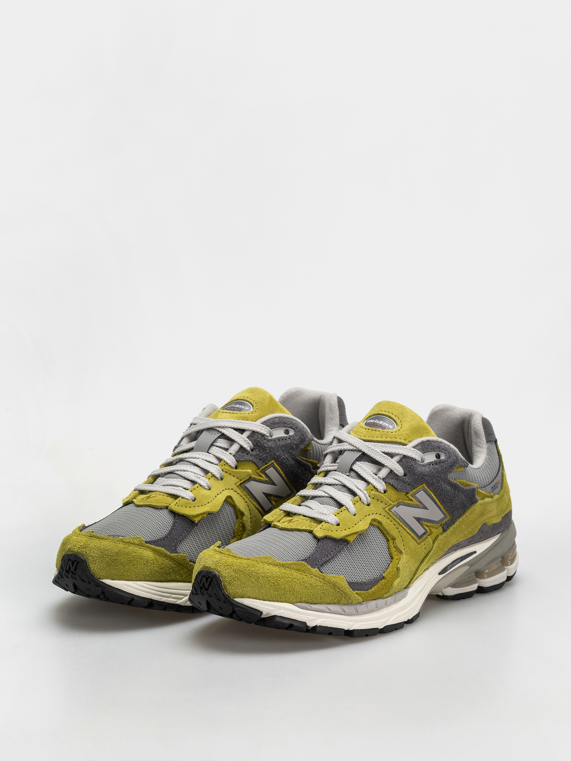 New Balance 2002 Schuhe (sea moss/raincloud)