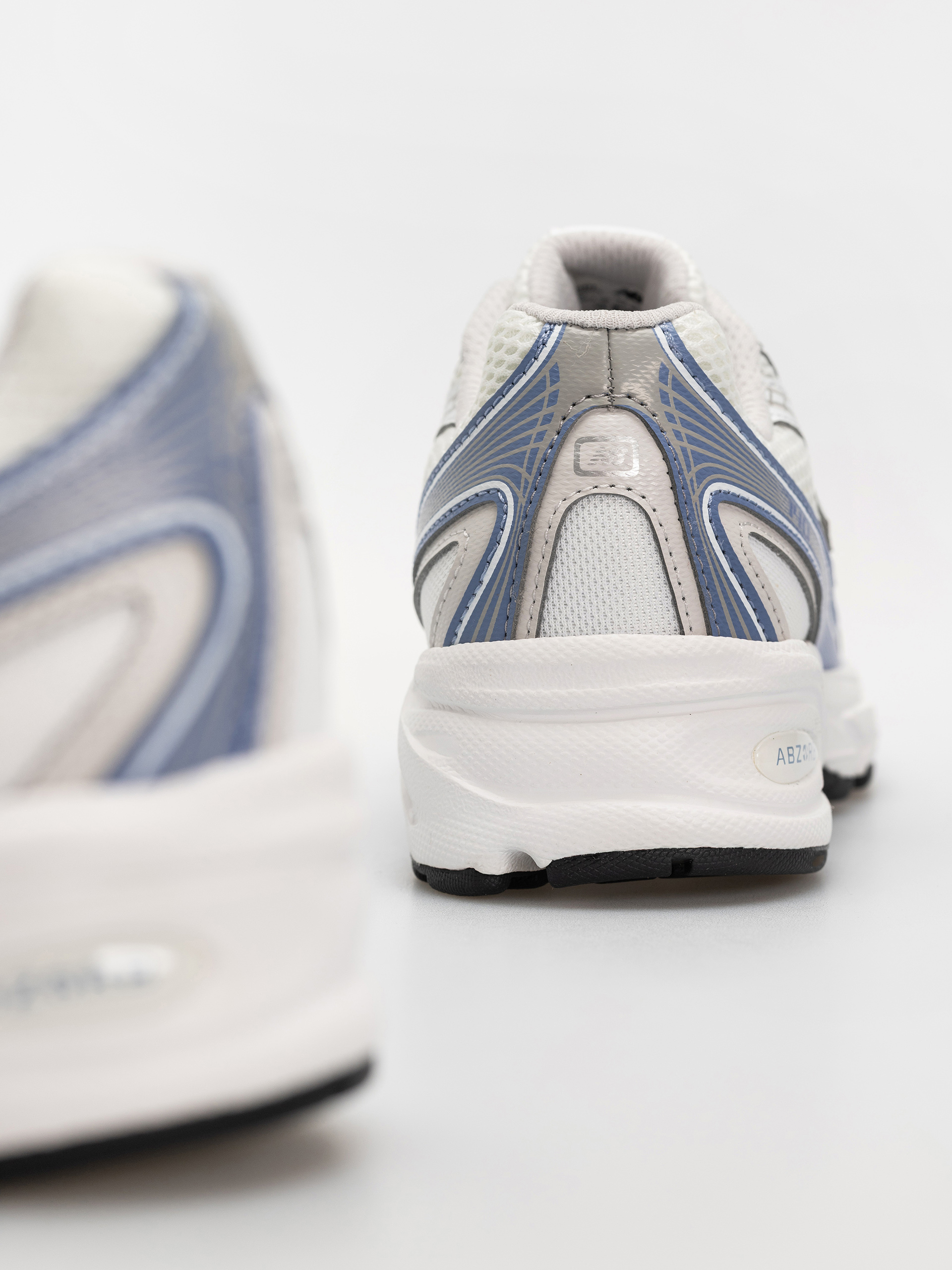 New Balance 740 JR Shoes (103 white/fairweather blue)