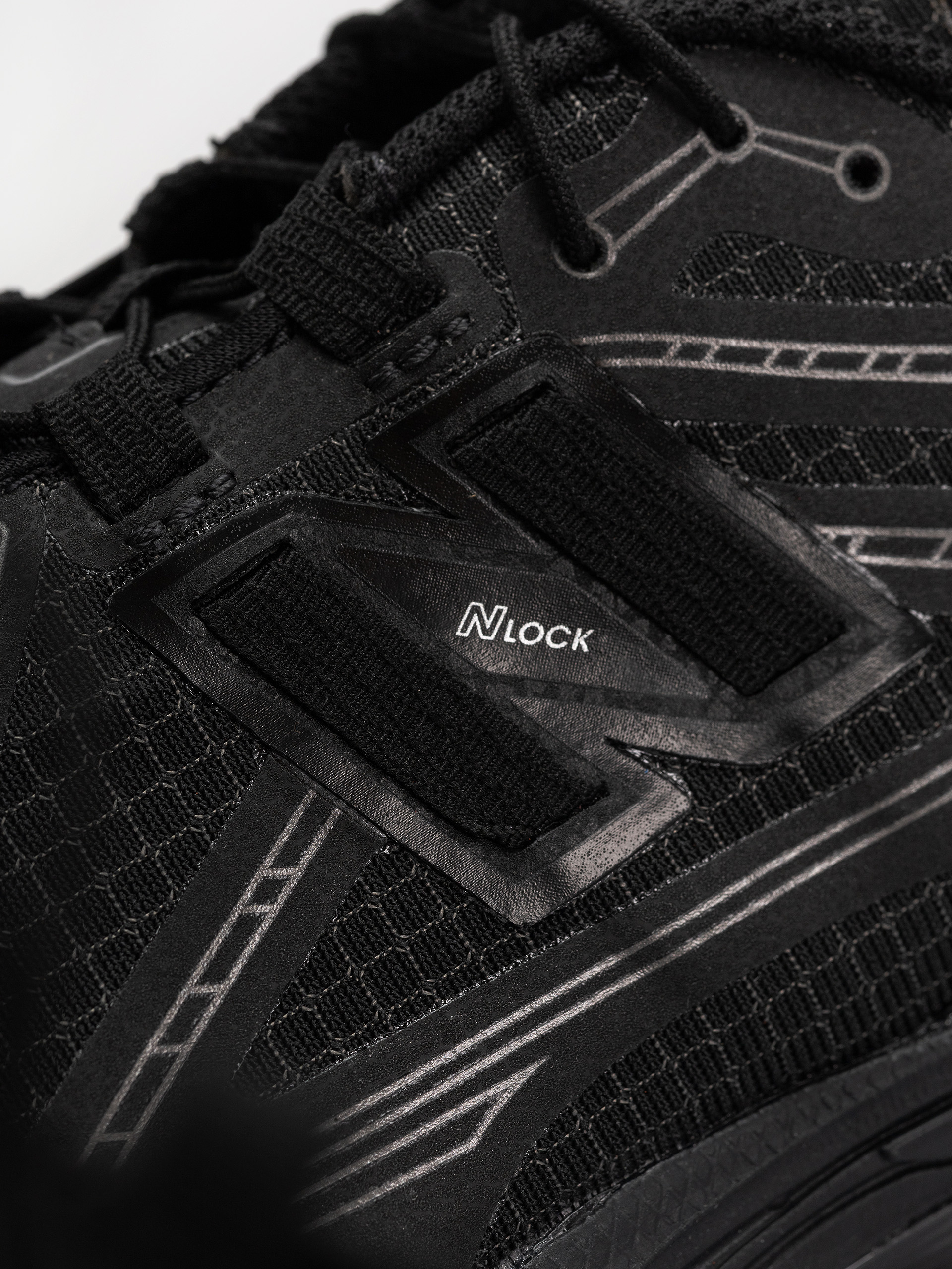 New Balance 1906 Shoes (black/alkaline green)