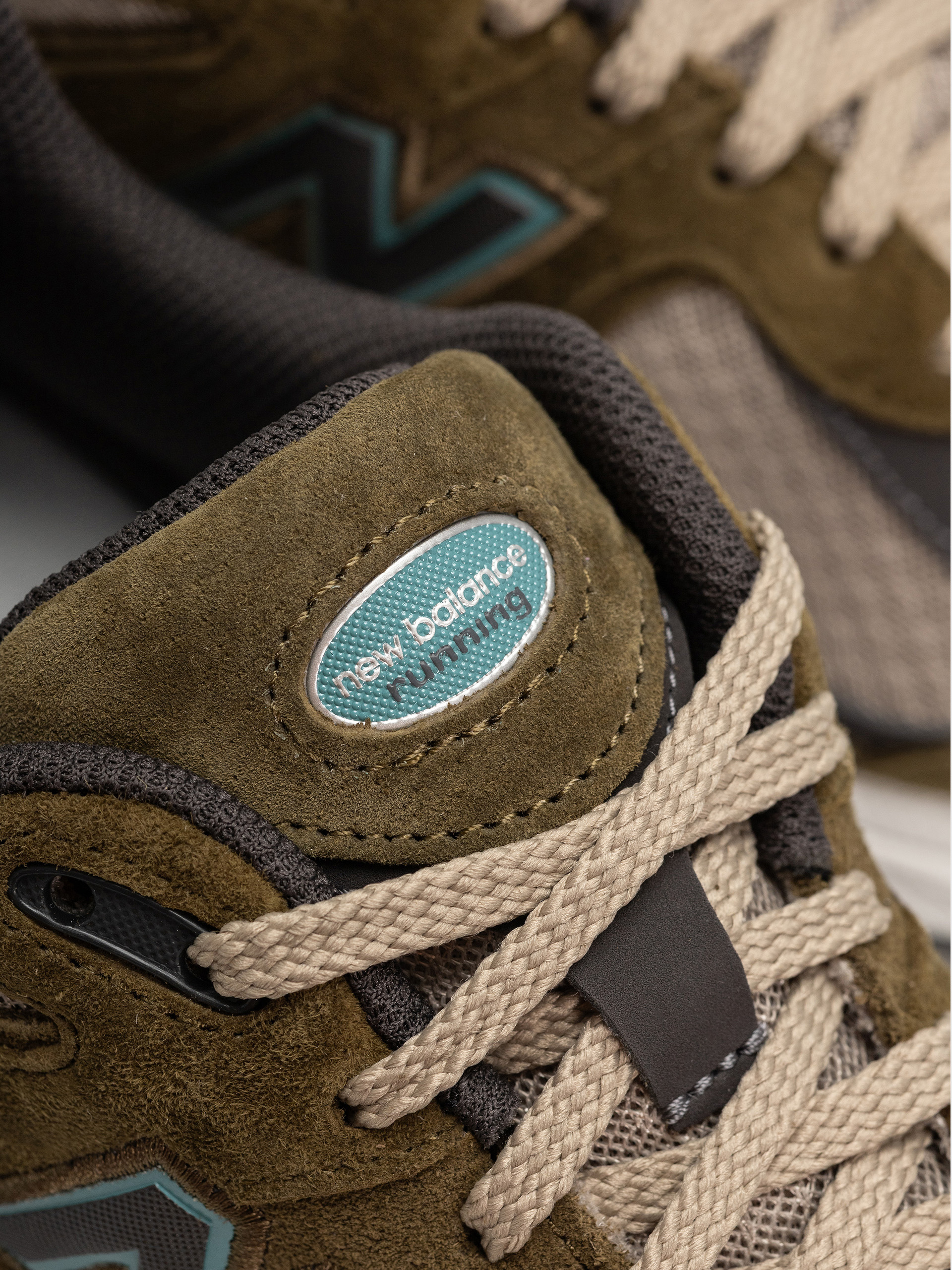 New Balance 2002 Shoes (woodland/stoneware)