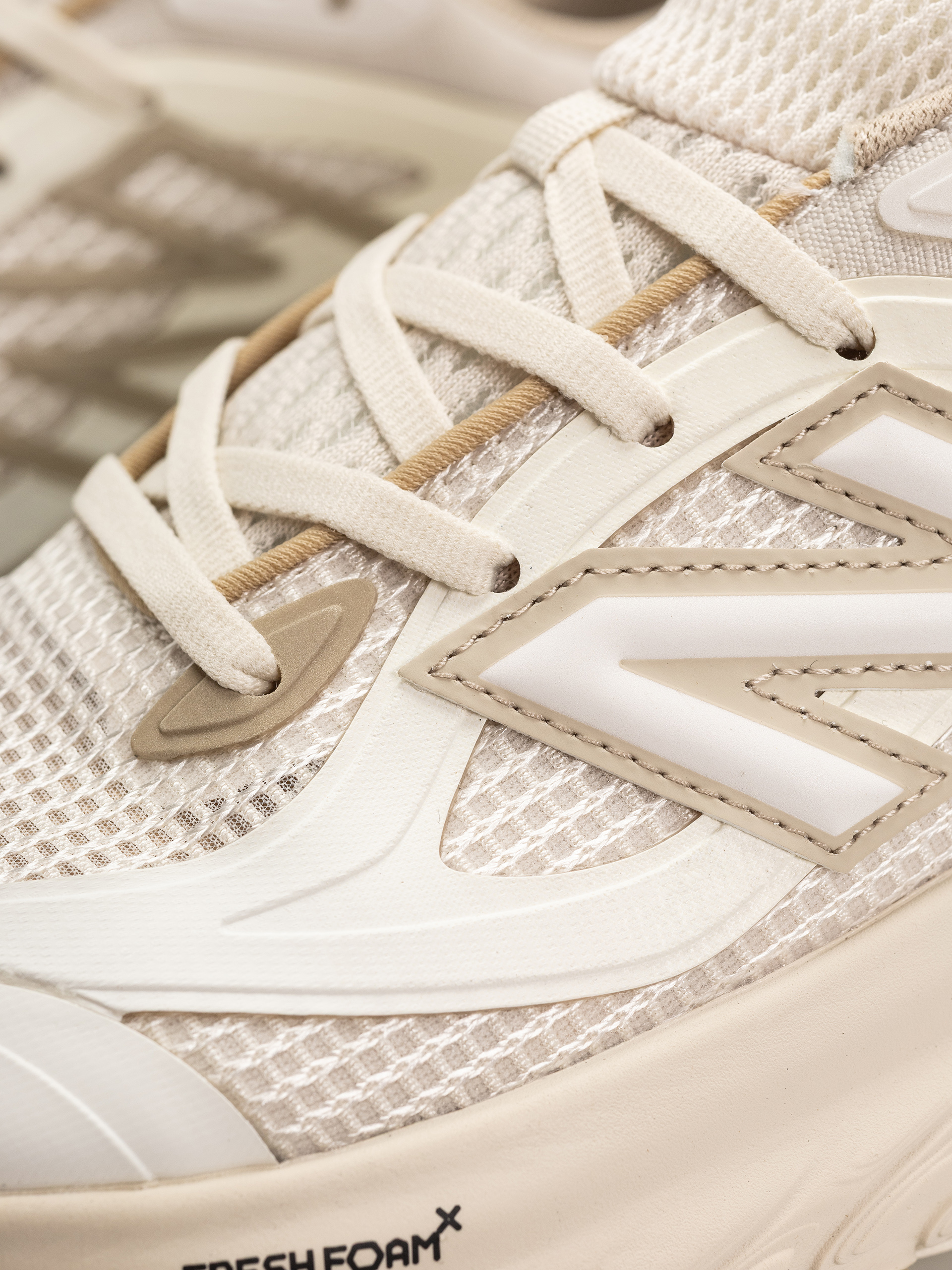 New Balance UTRN Shoes (linen/sea salt)