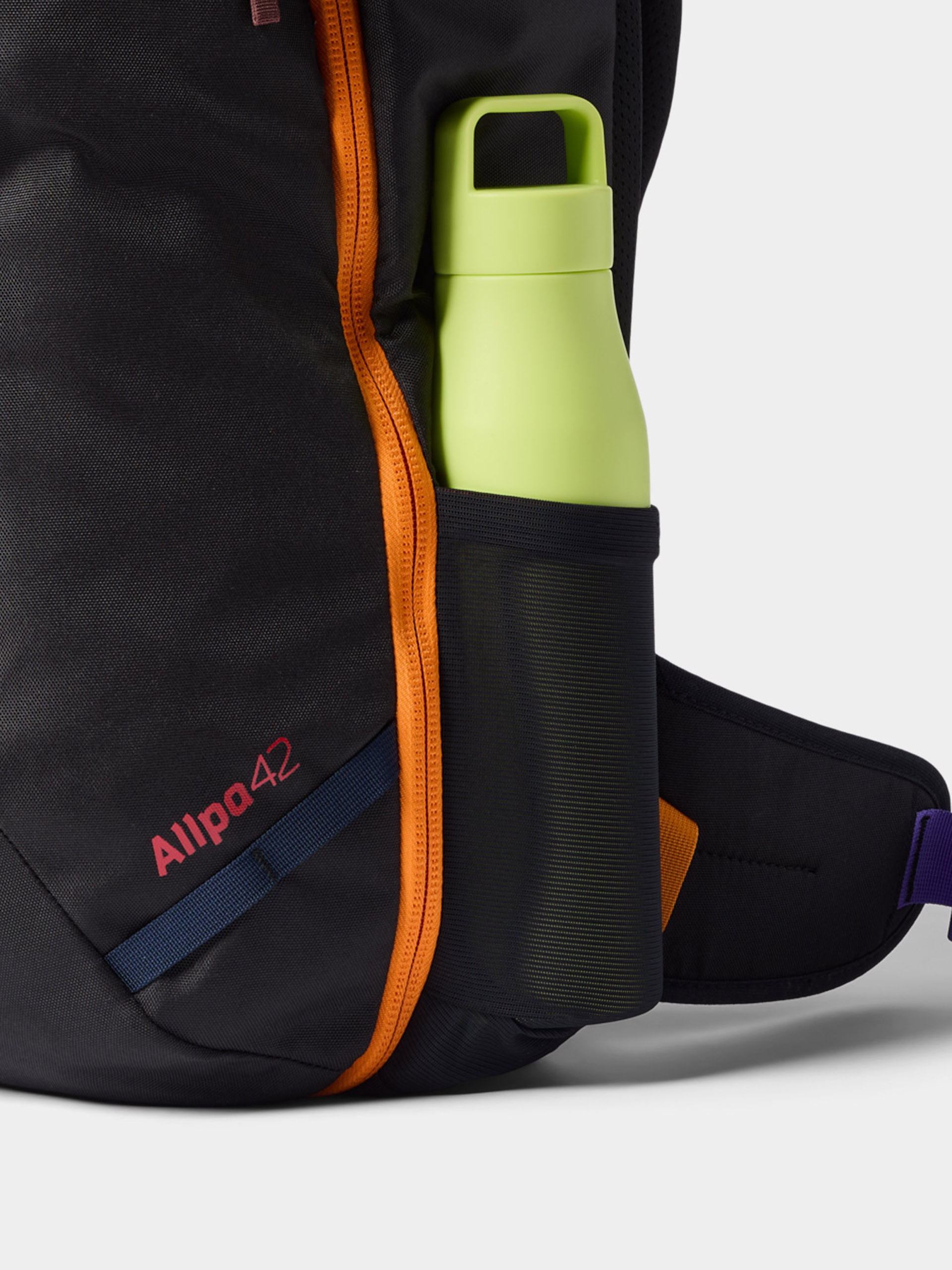 Cotopaxi Backpack Allpa 42L Travel Pack (del dia dark)