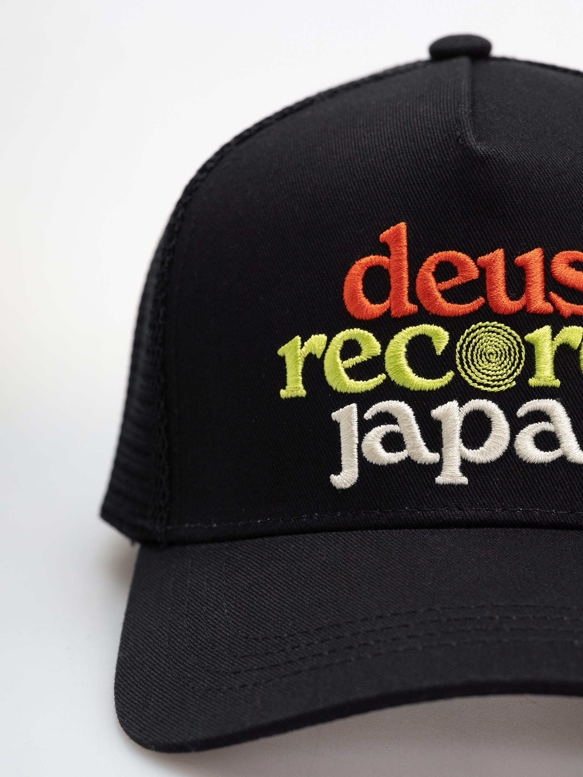 Deus Ex Machina Strata Trucker Cap (black)