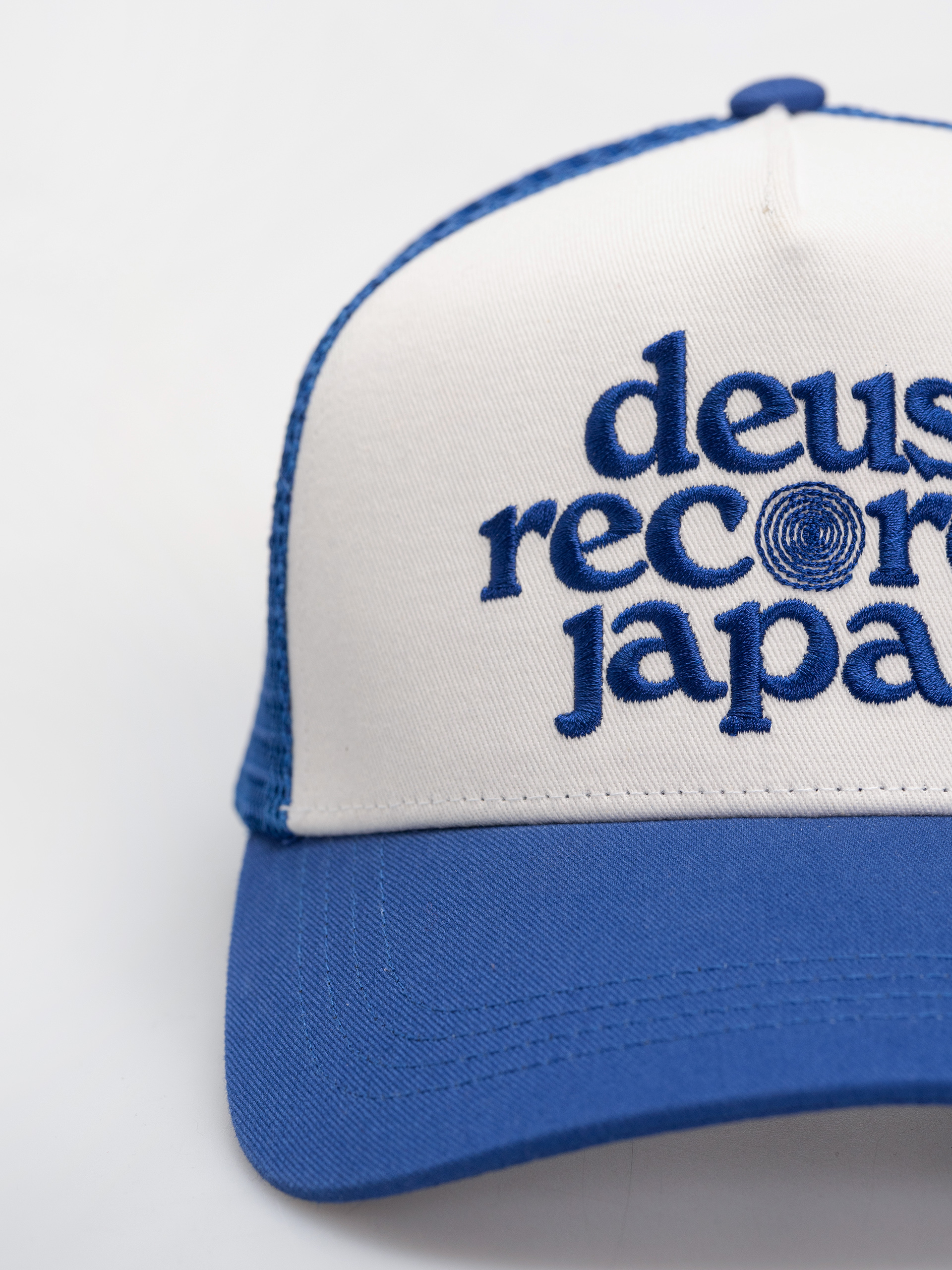 Deus Ex Machina Strata Trucker Cap (daphne blue)