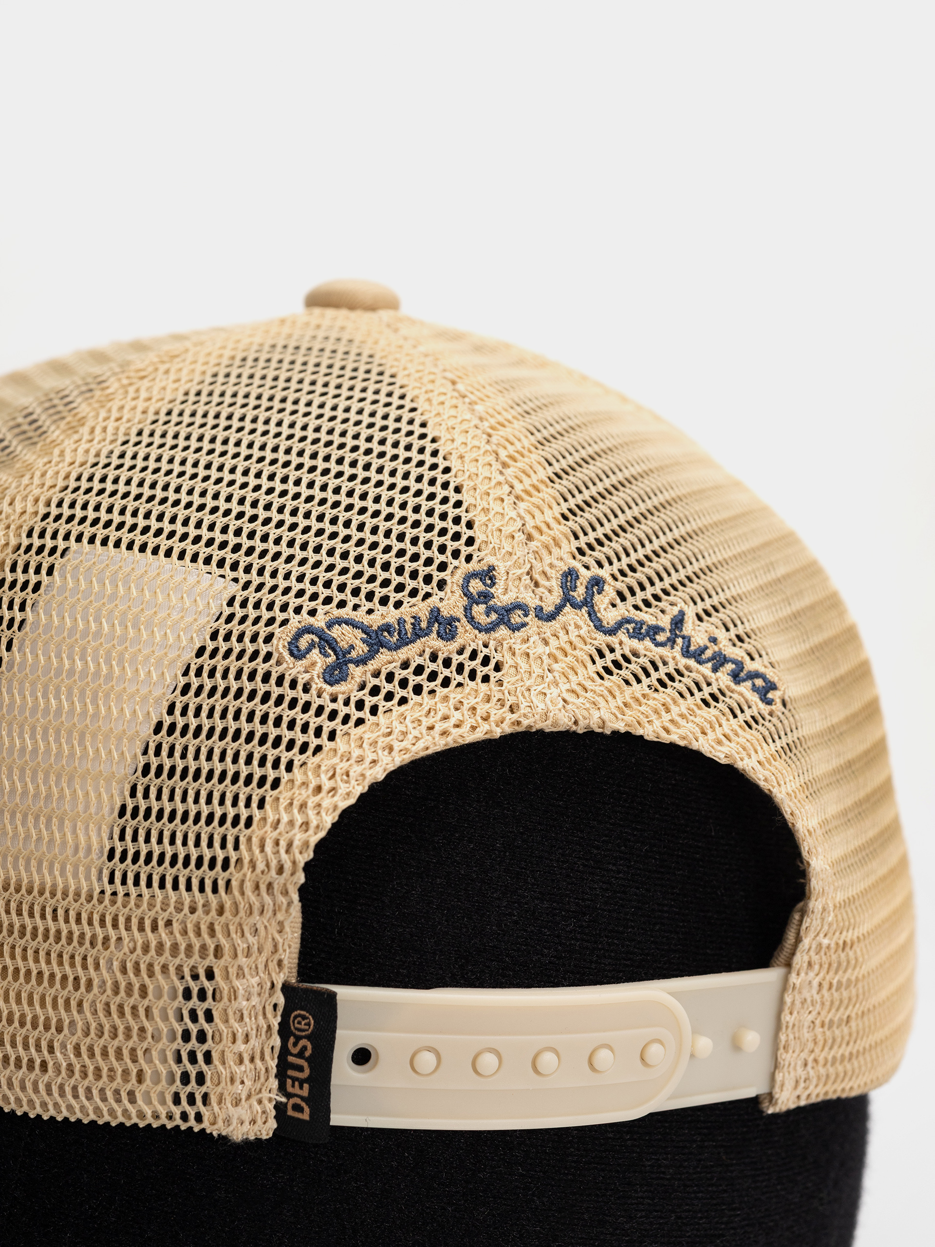 Deus Ex Machina Forecourt Trucker Cap (safari)