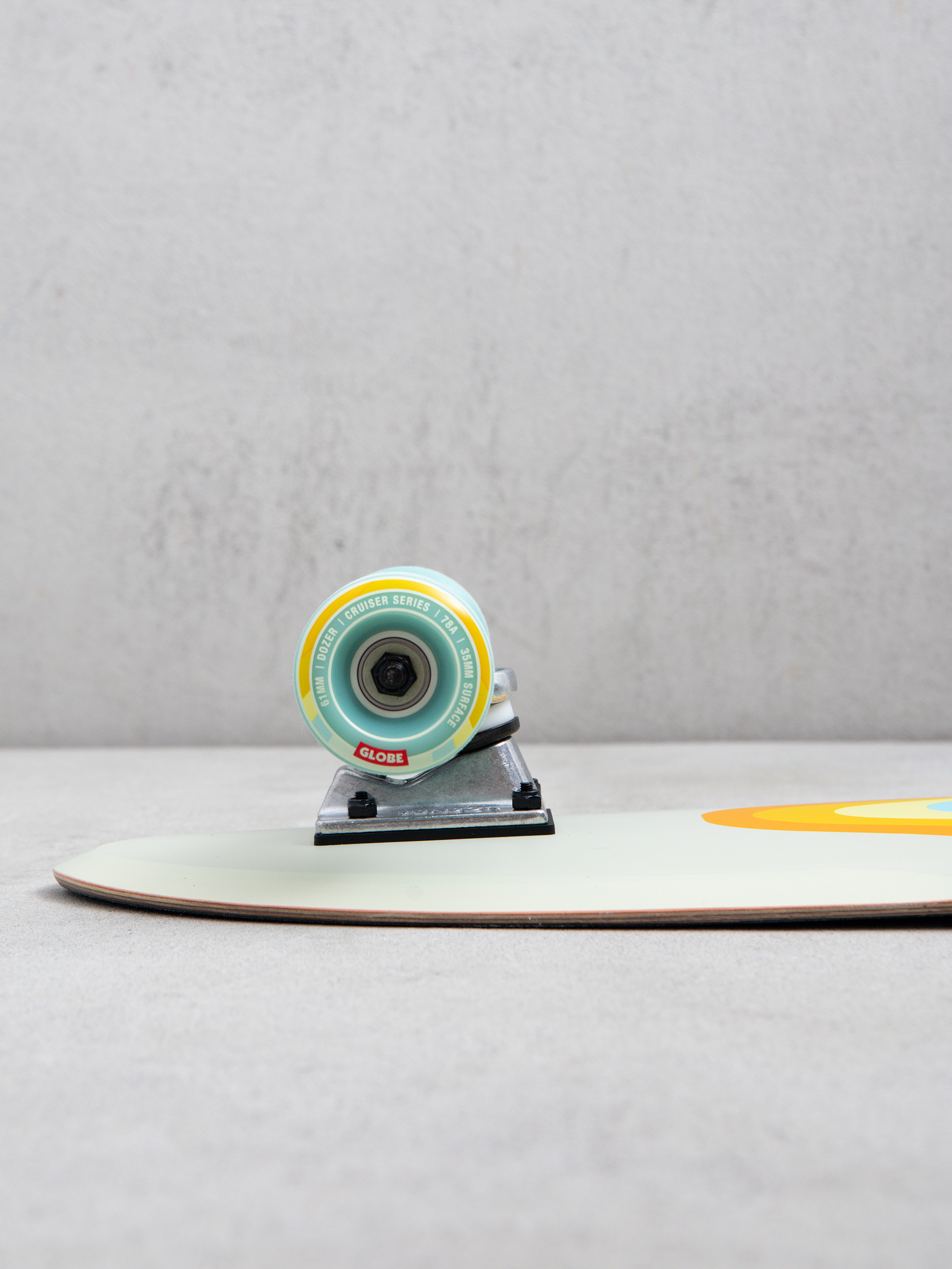 Globe Cruiser Blazer Fuego 32 (horizon)