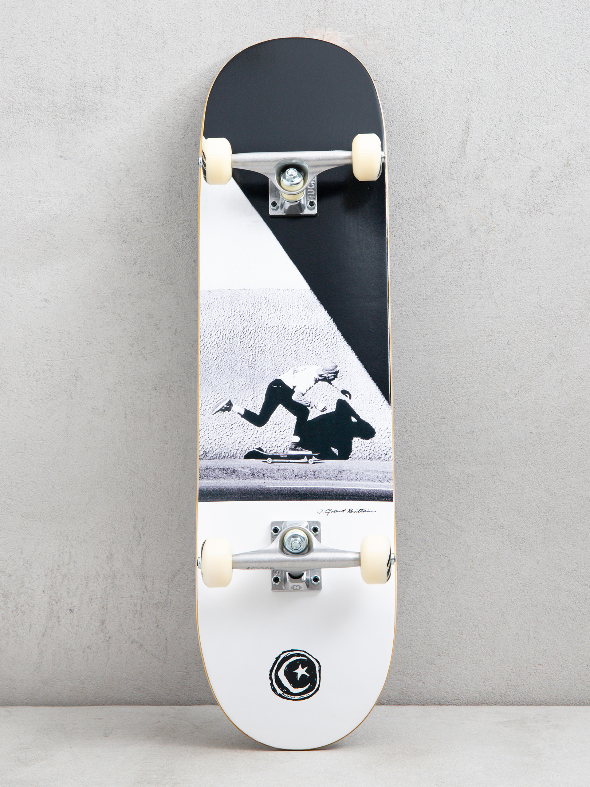 Foundation Push Skateboard 