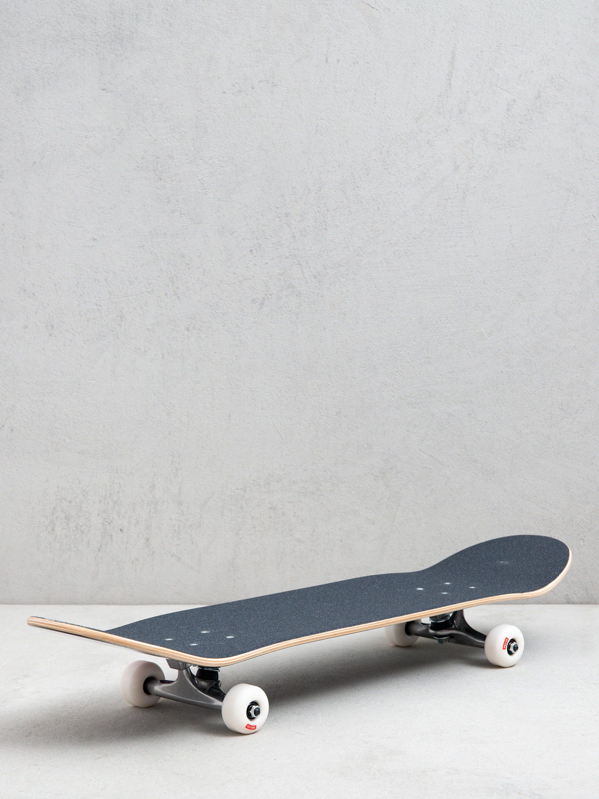 Globe G0 Hive Skateboard (blur)