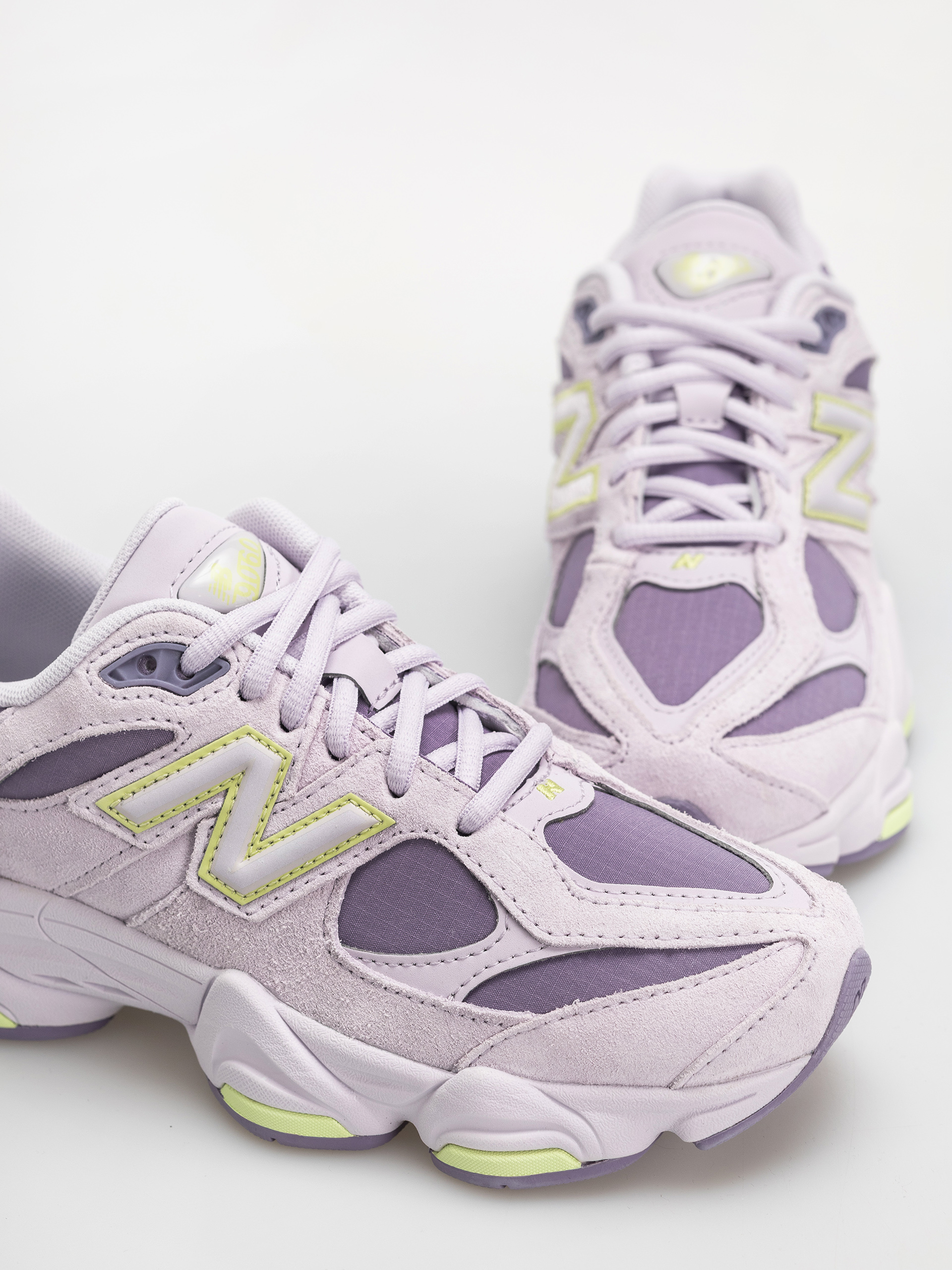 New Balance 9060 JR Shoes (taro/dry lime)