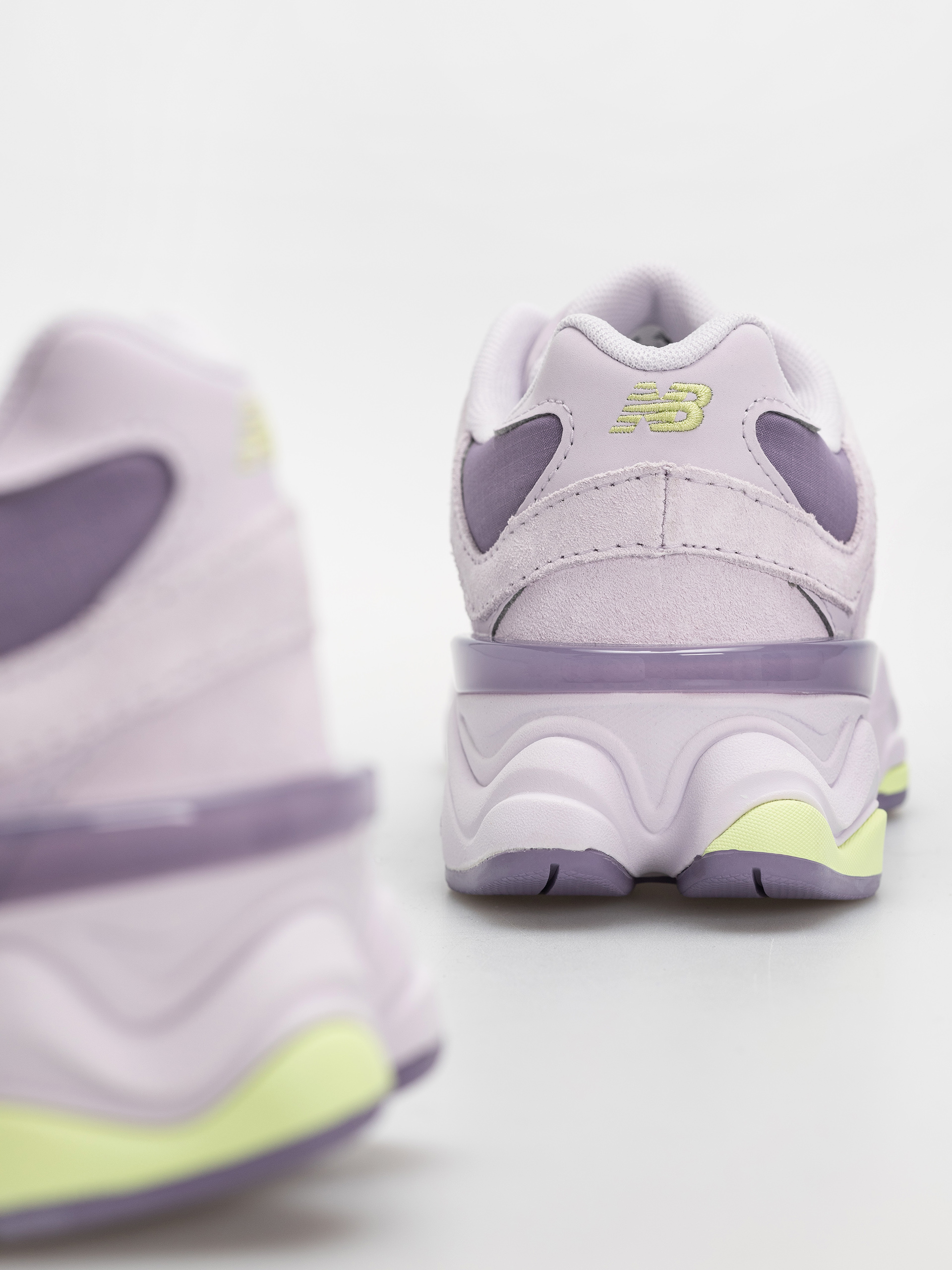【taromi】 New Balance 9060 JR Shoes - grey (taro/dry lime)