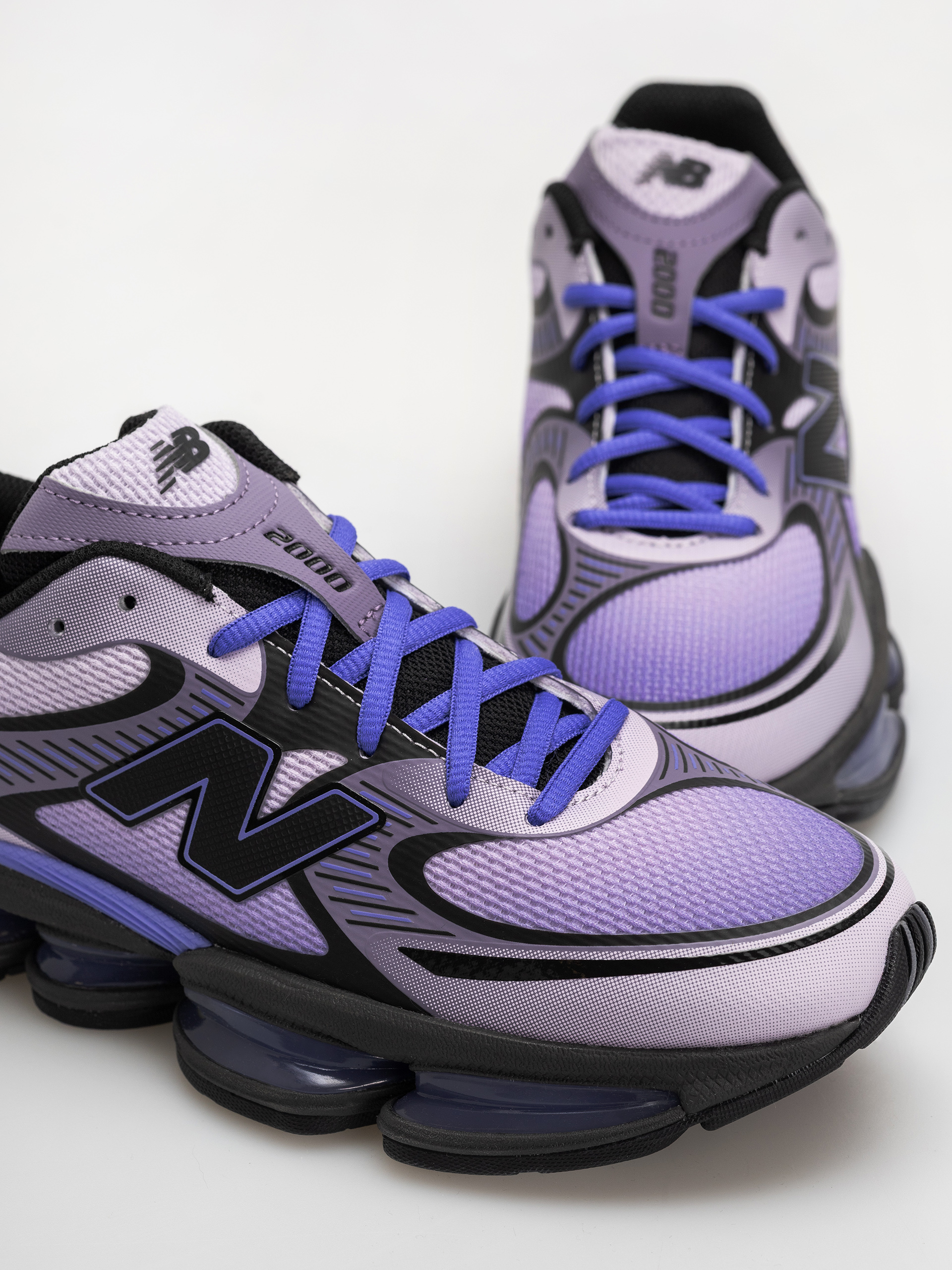 New Balance 2000 Shoes (taro/electric indigo/neptune grey)