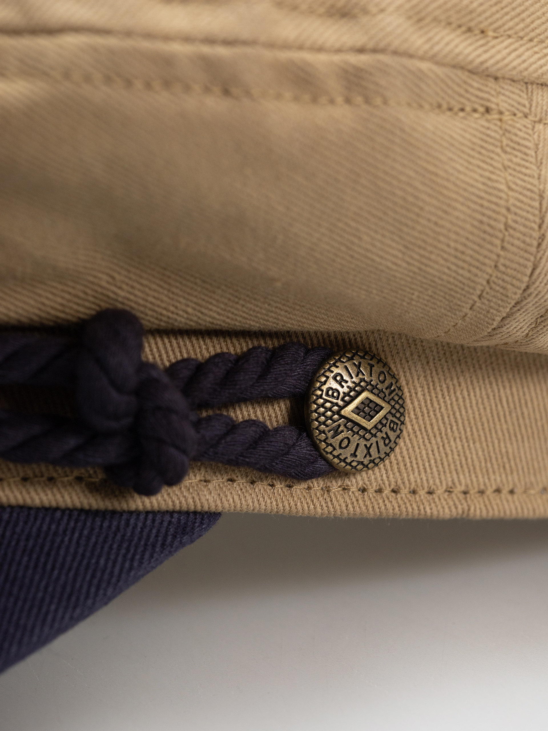 Brixton Fiddler Schirmmütze (sand/washed navy)