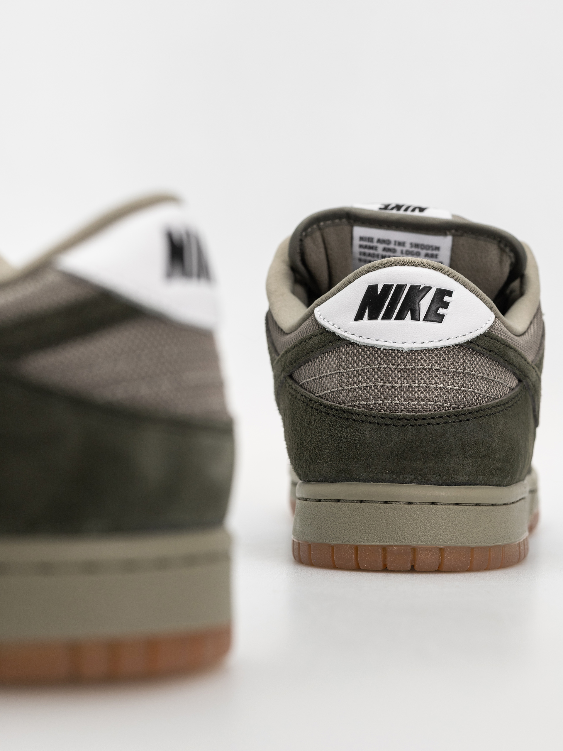 Nike SB Dunk Low Pro B Schuhe (sequoia/sequoia light army white)