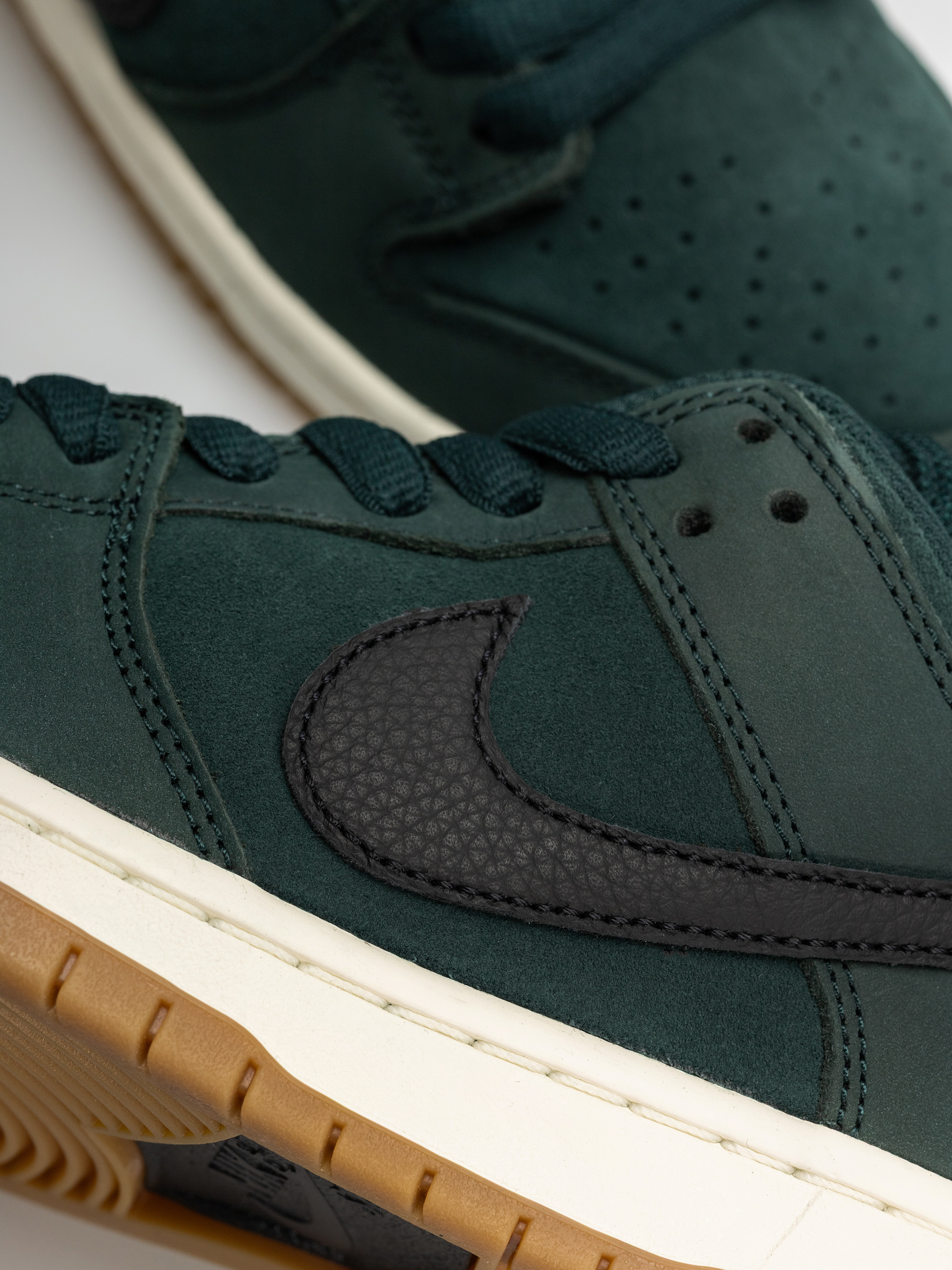Nike SB Dunk Low Pro Shoes (deep fir/black fir sail)