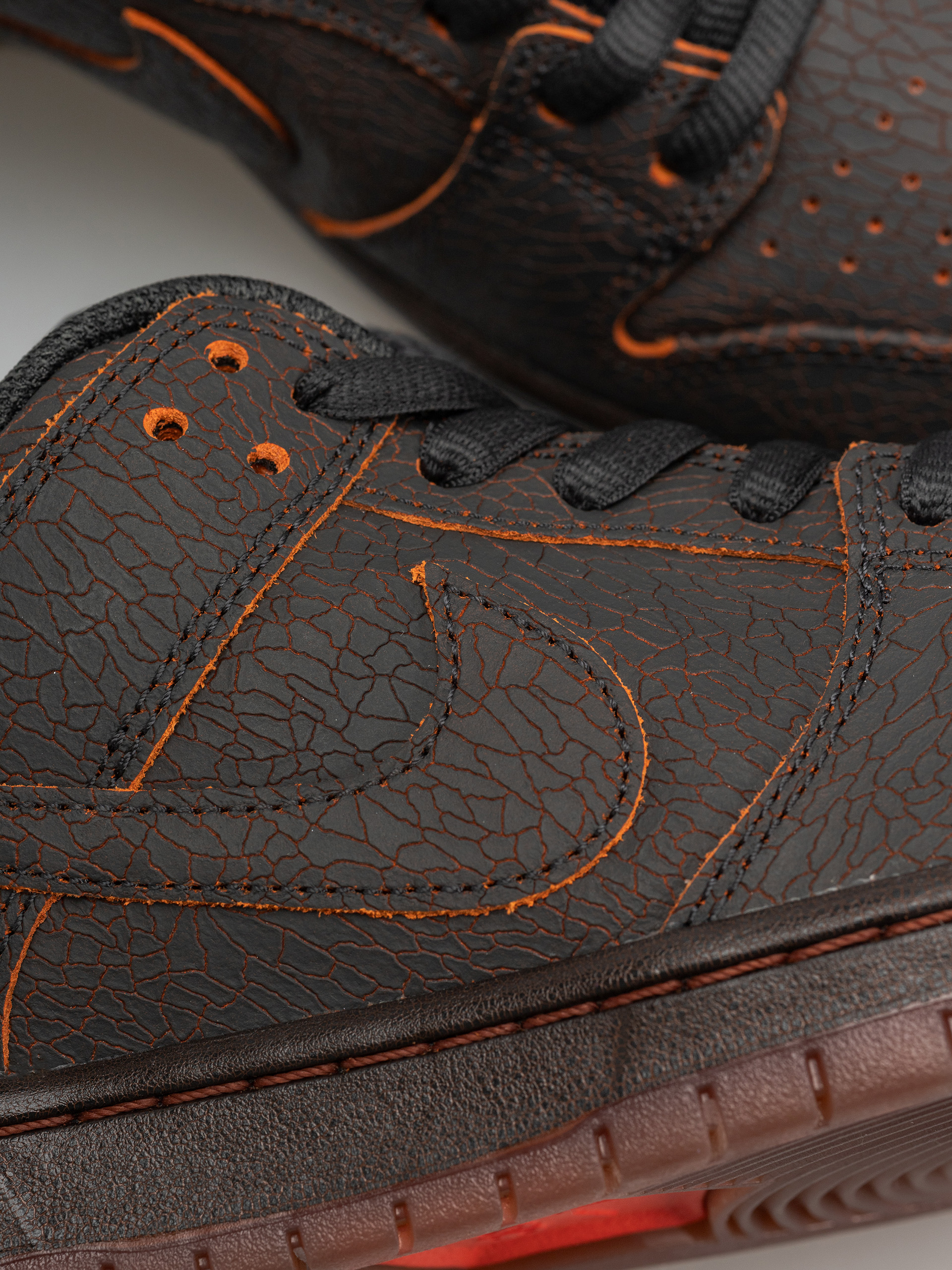 Nike SB Dunk Low Pro Prm Shoes (dk smoke grey/campfire orange black)