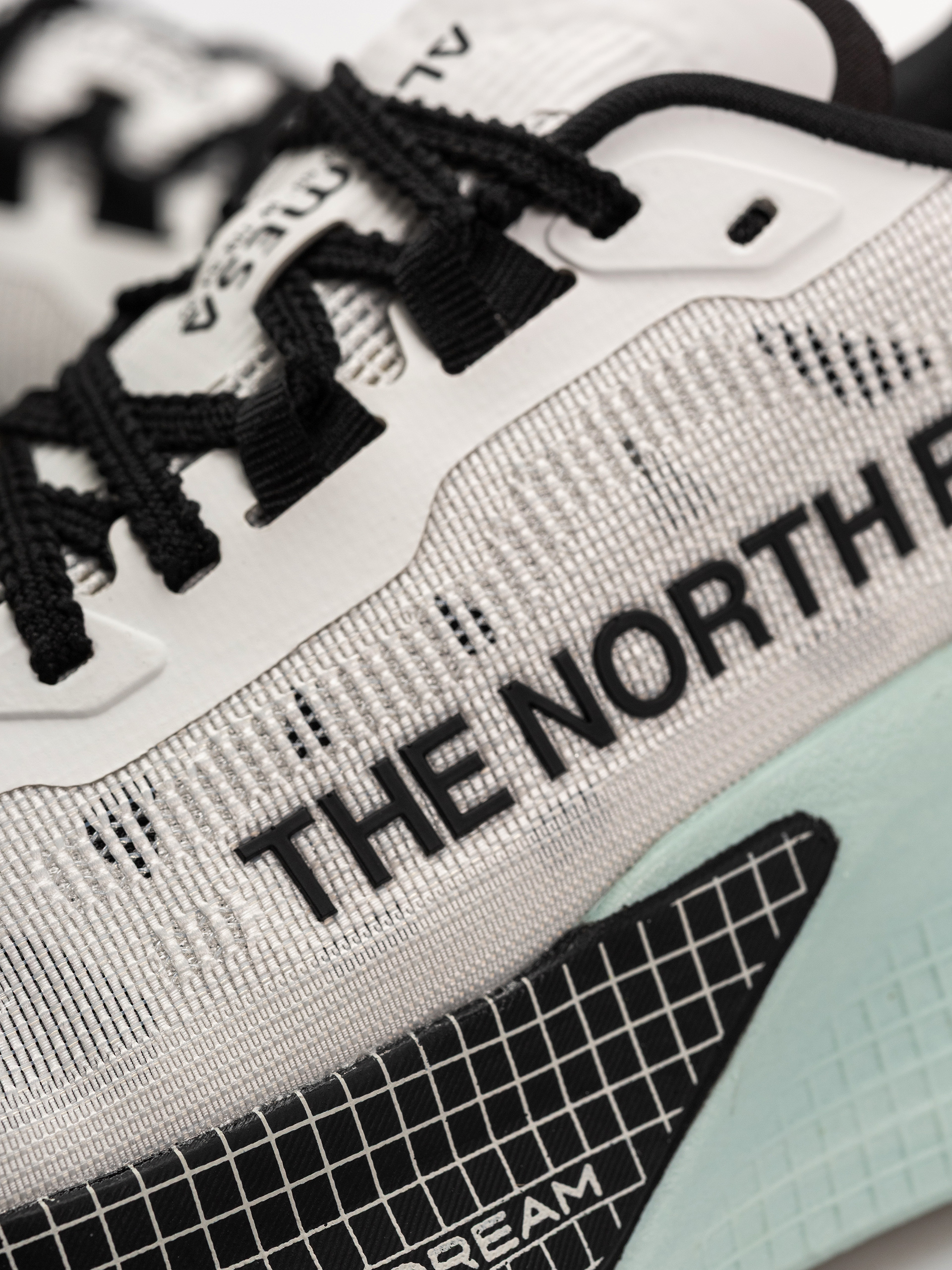 The North Face Altamesa 500 V2 Wmn Shoes (white ash/opal)