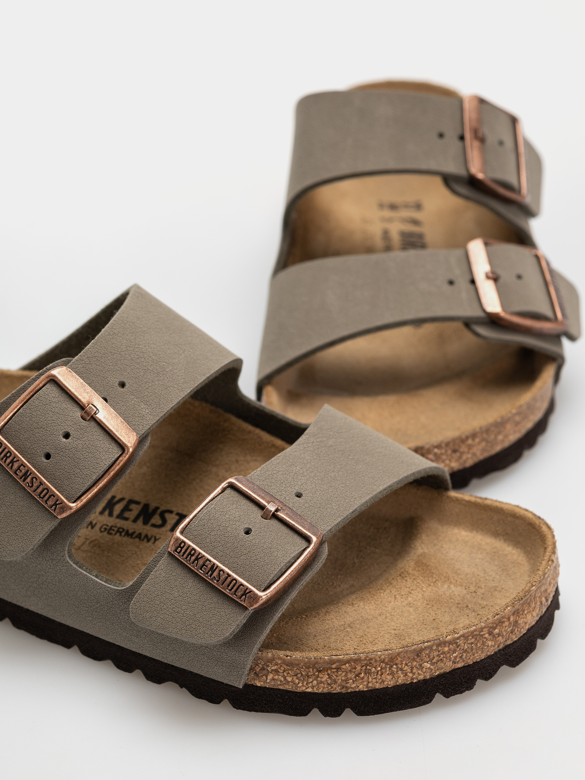 Birkenstock Arizona Birkibuc Regular Flip Flops (stone)