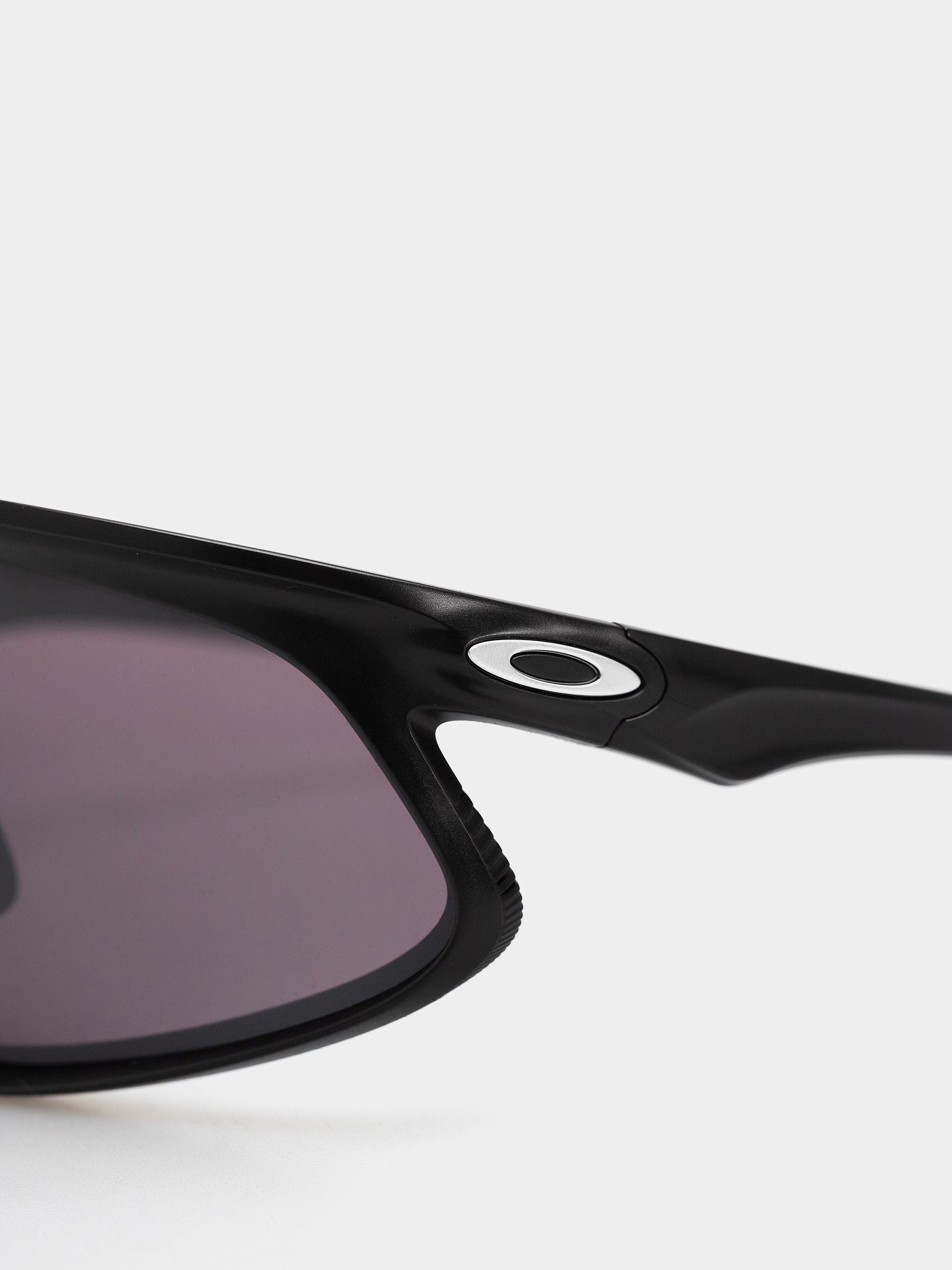 Oakley Rslv 141 Sunglasses (matte black/prizm road black)