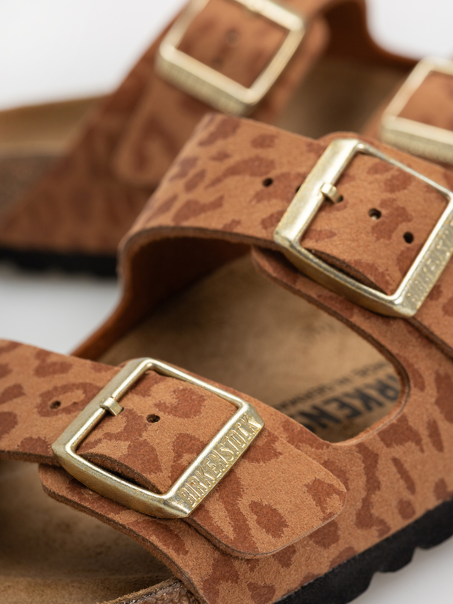 Birkenstock Arizona Synthetics Narrow Wmn Flip Flops (syn leo pecan)