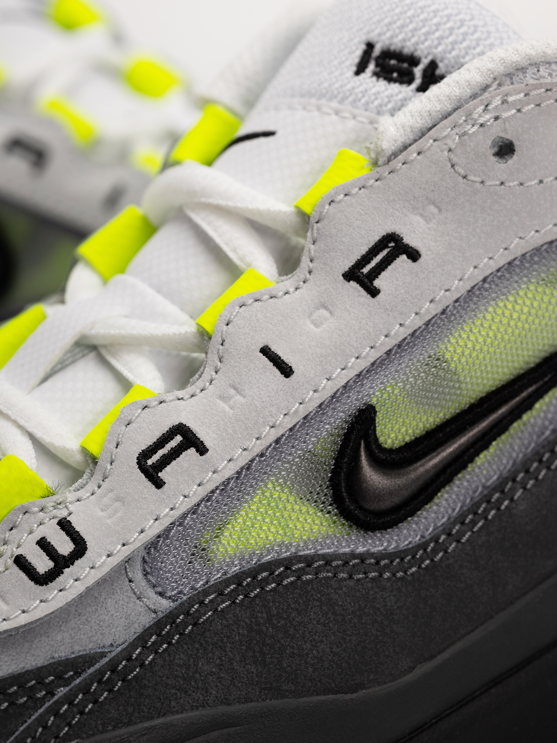 Nike SB Air Max Ishod Shoes (black/neon yellow anthracite lt graphite)