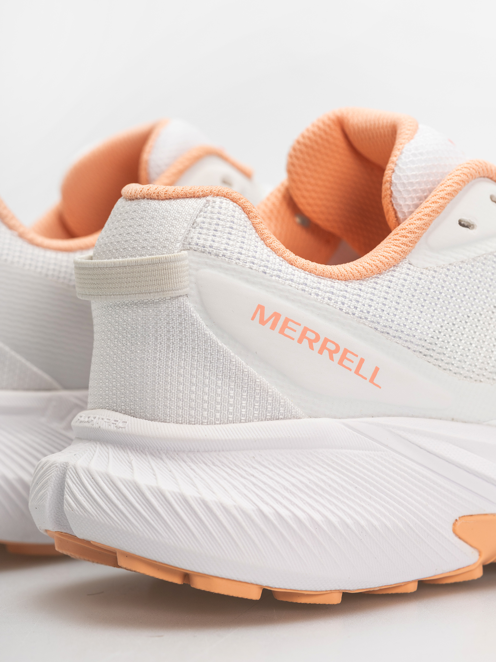 Merrell Agility Trail Wmn Shoes (white/peach)