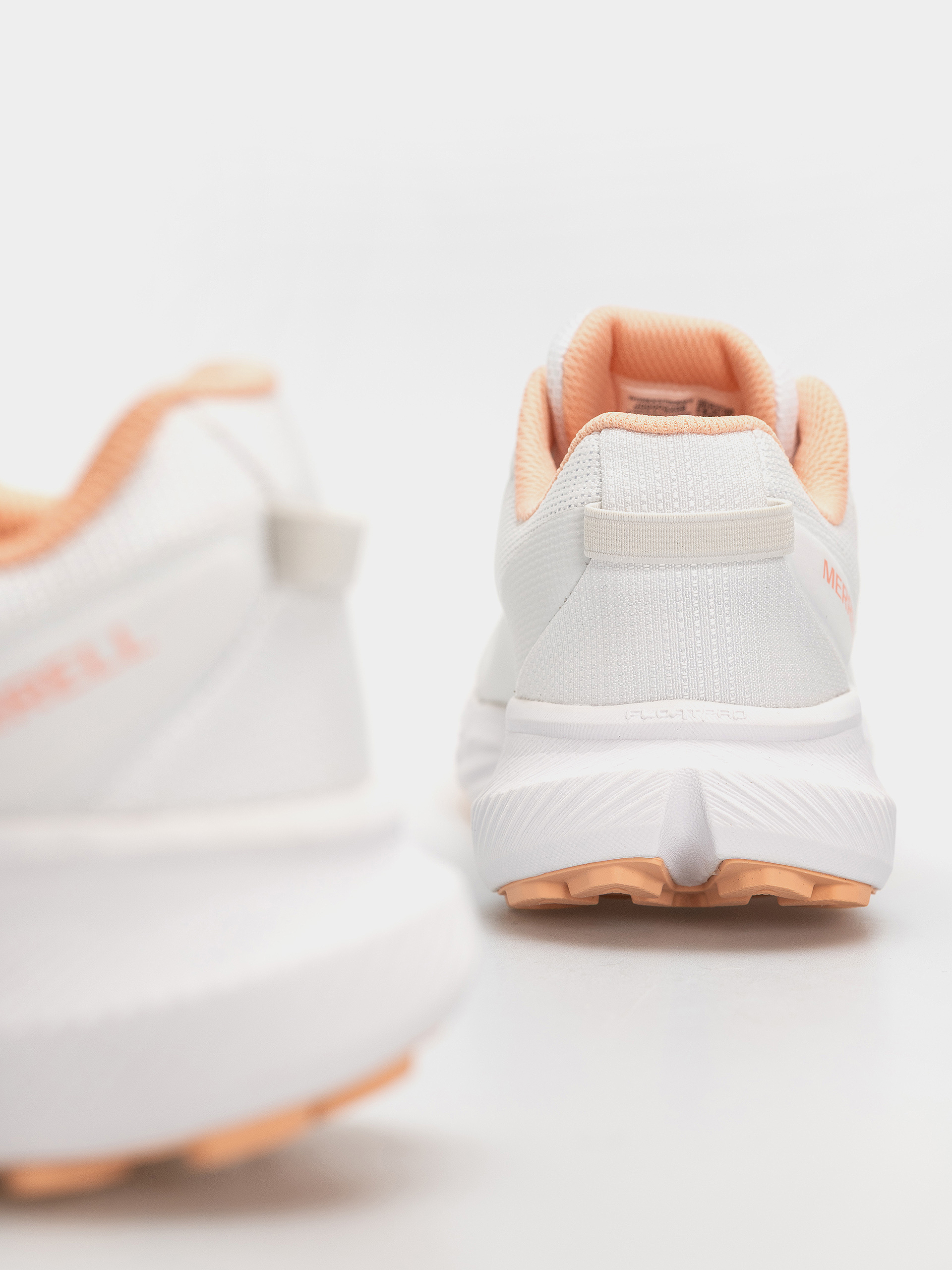 Merrell Agility Trail Wmn Shoes (white/peach)