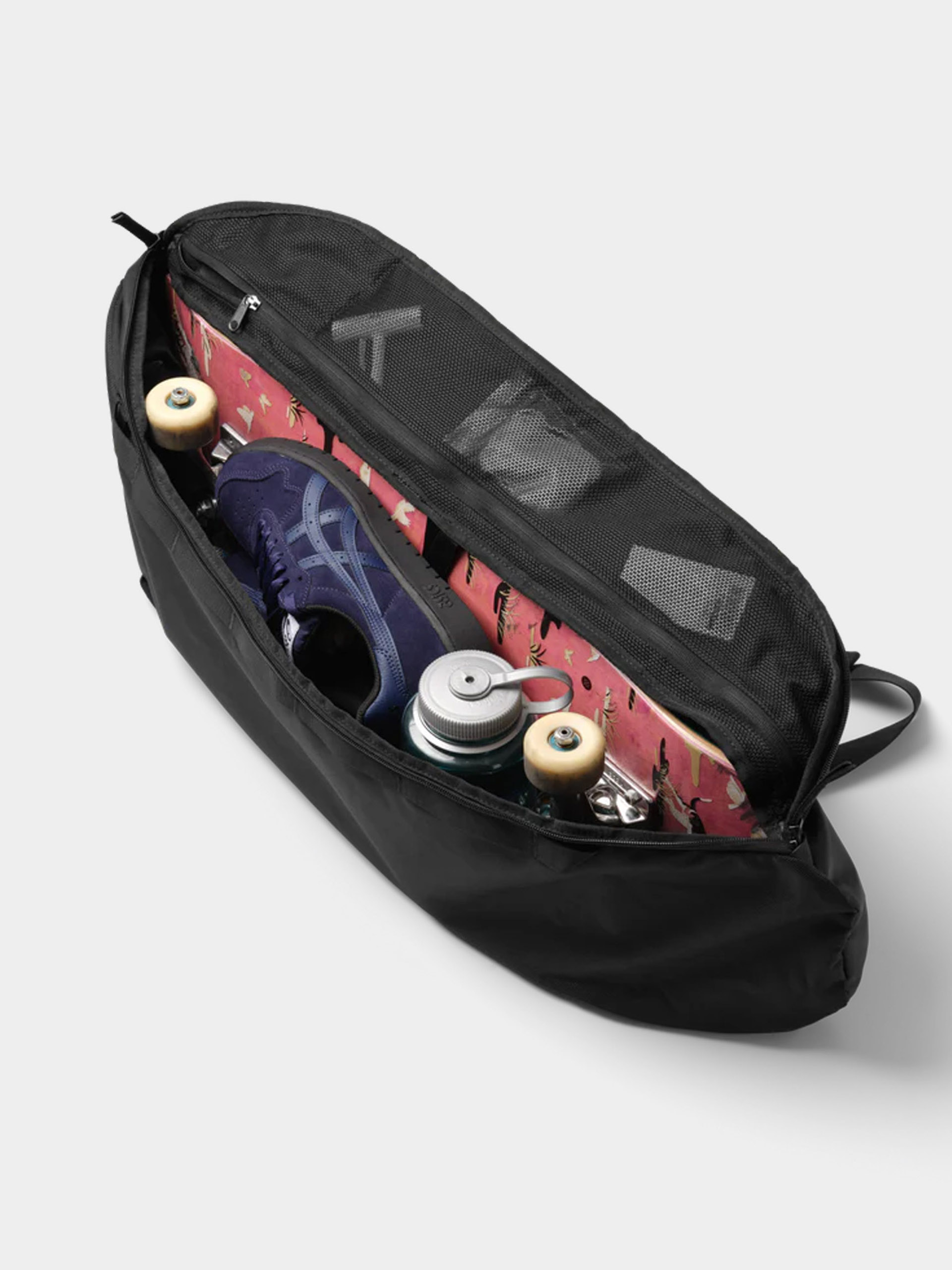 Db Backpack Skate Carrier 32L (black out)