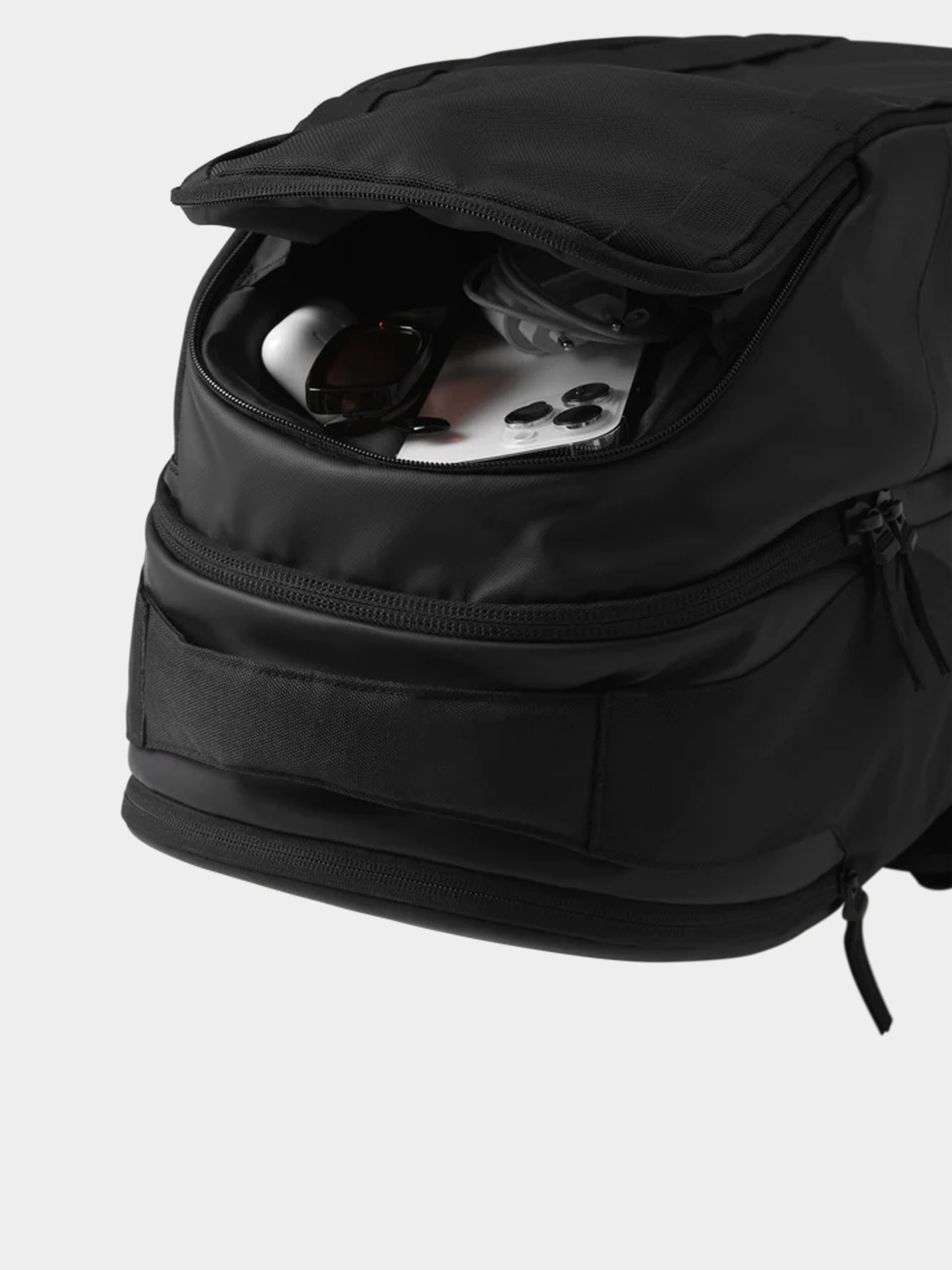 Db Backpack Skateboarding Pro Travel Pack 65L (black out)