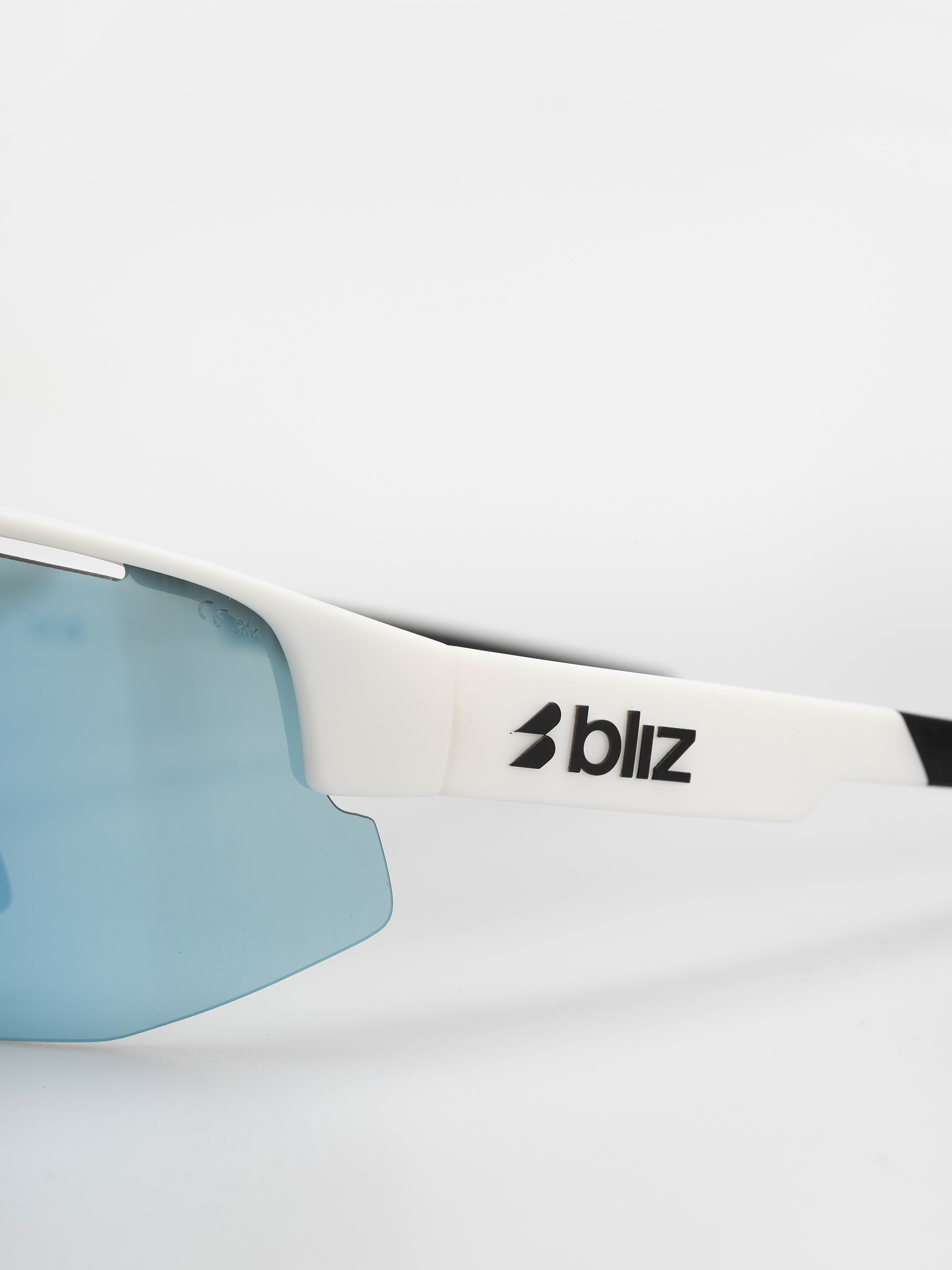 Bliz Matrix Small Sonnenbrille (matt white/smoke w blue multi)