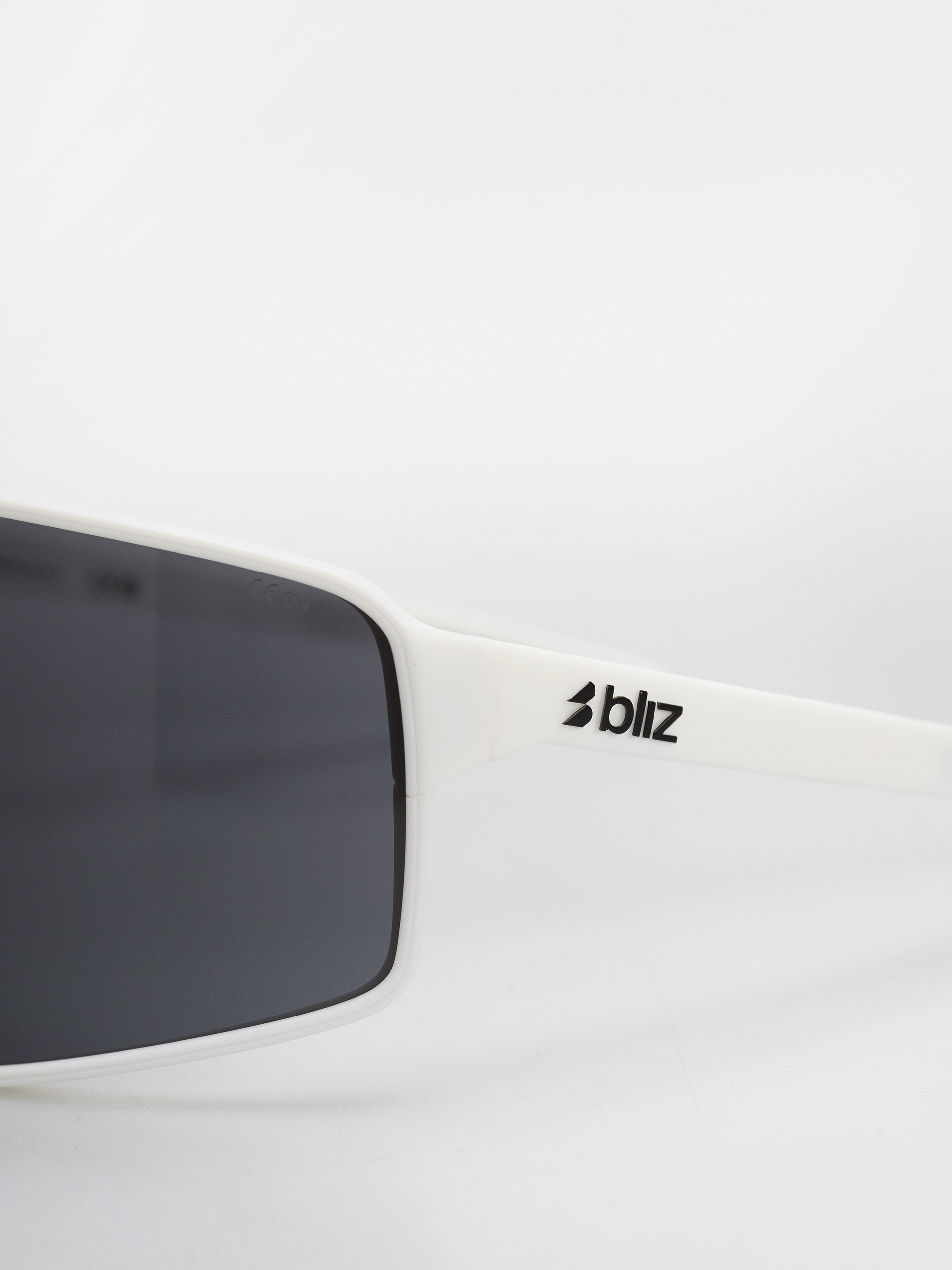 Bliz P001 Sonnenbrille (white/smoke)