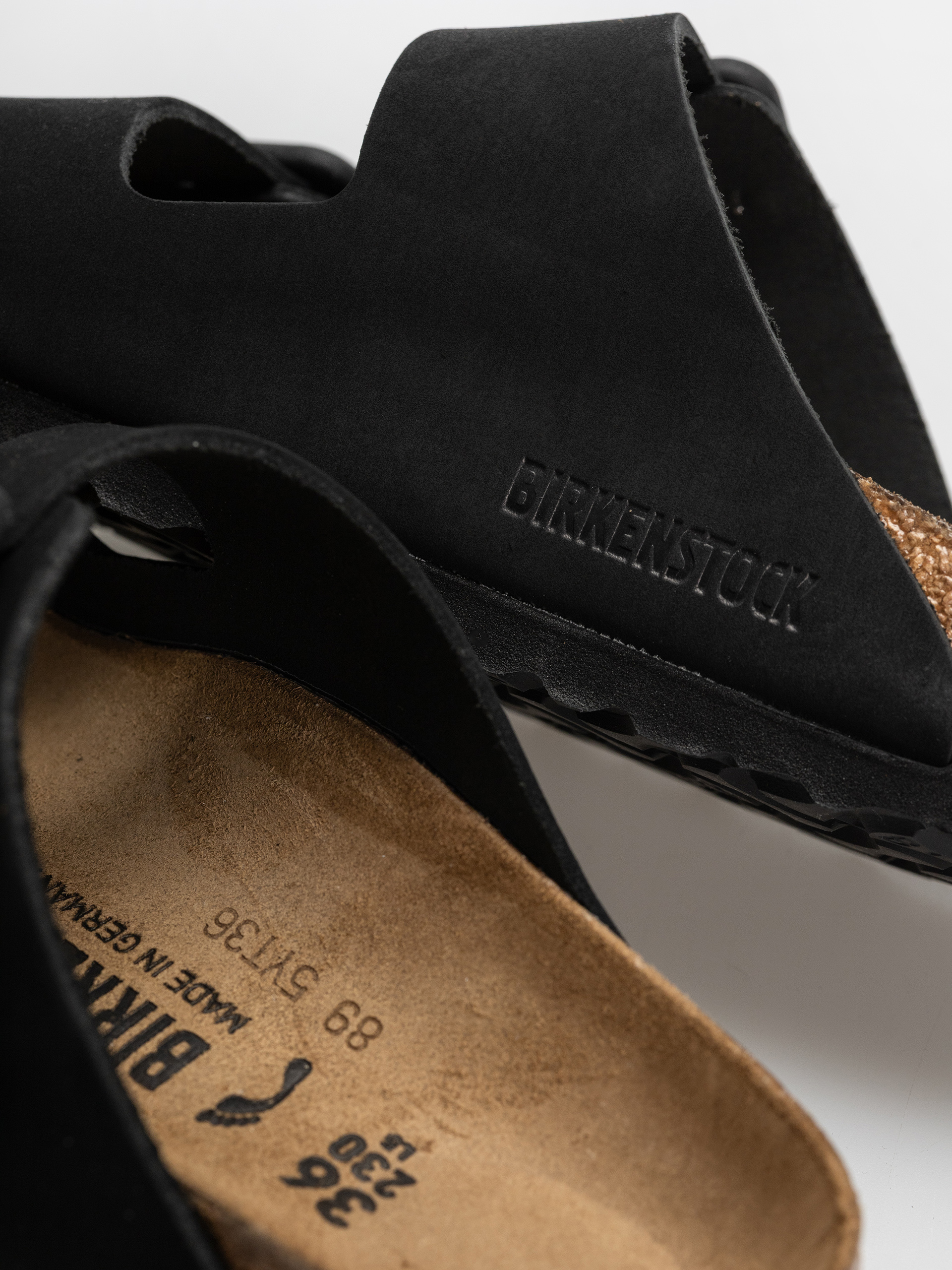 Birkenstock Arizona Wire Buckle Nubuck Leather Narrow Flip-flops (black)