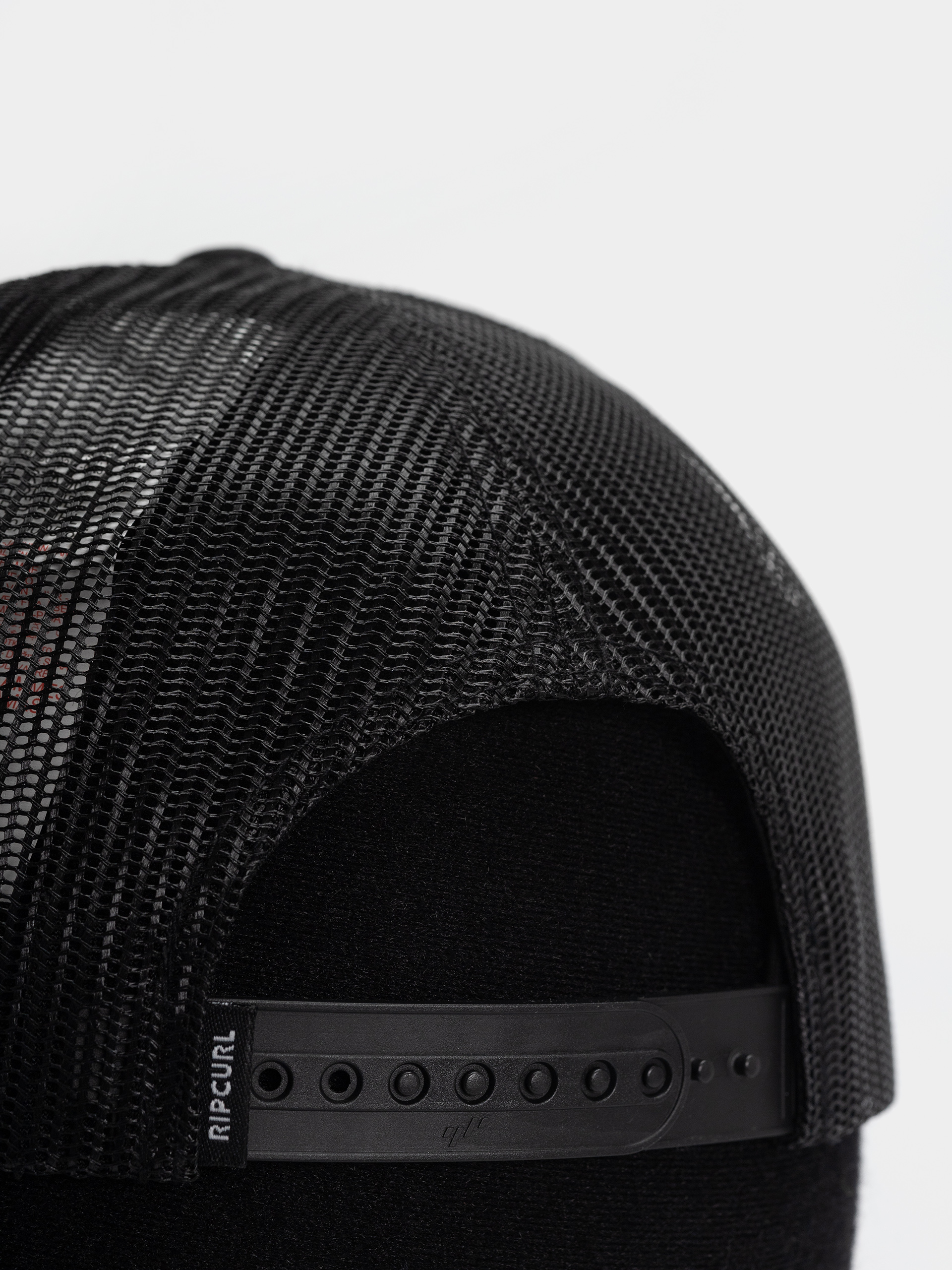 Rip Curl Wetsuit Icon Trucker Cap (black/white)