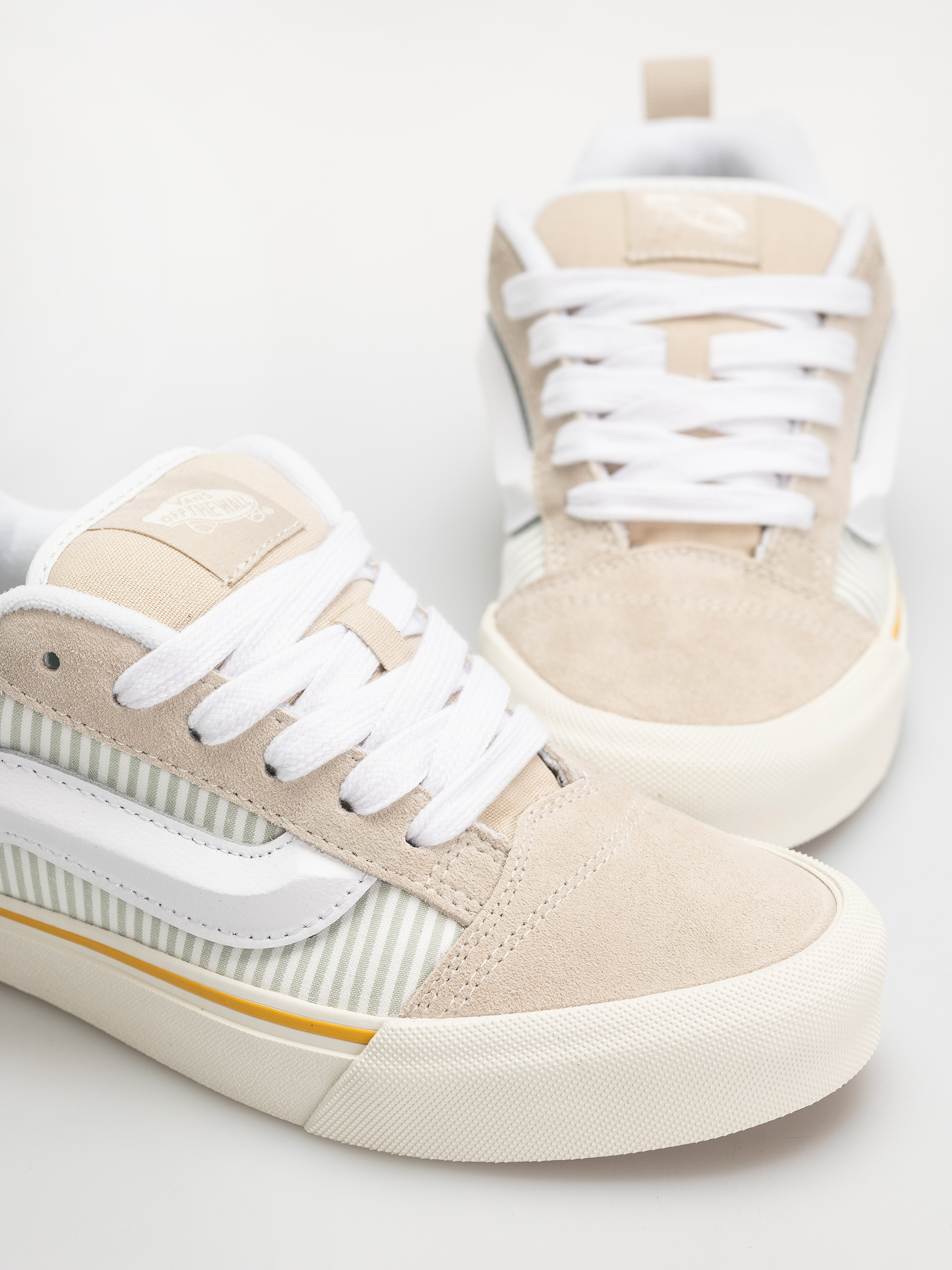 Vans Knu Skool Shoes (oatmeal)