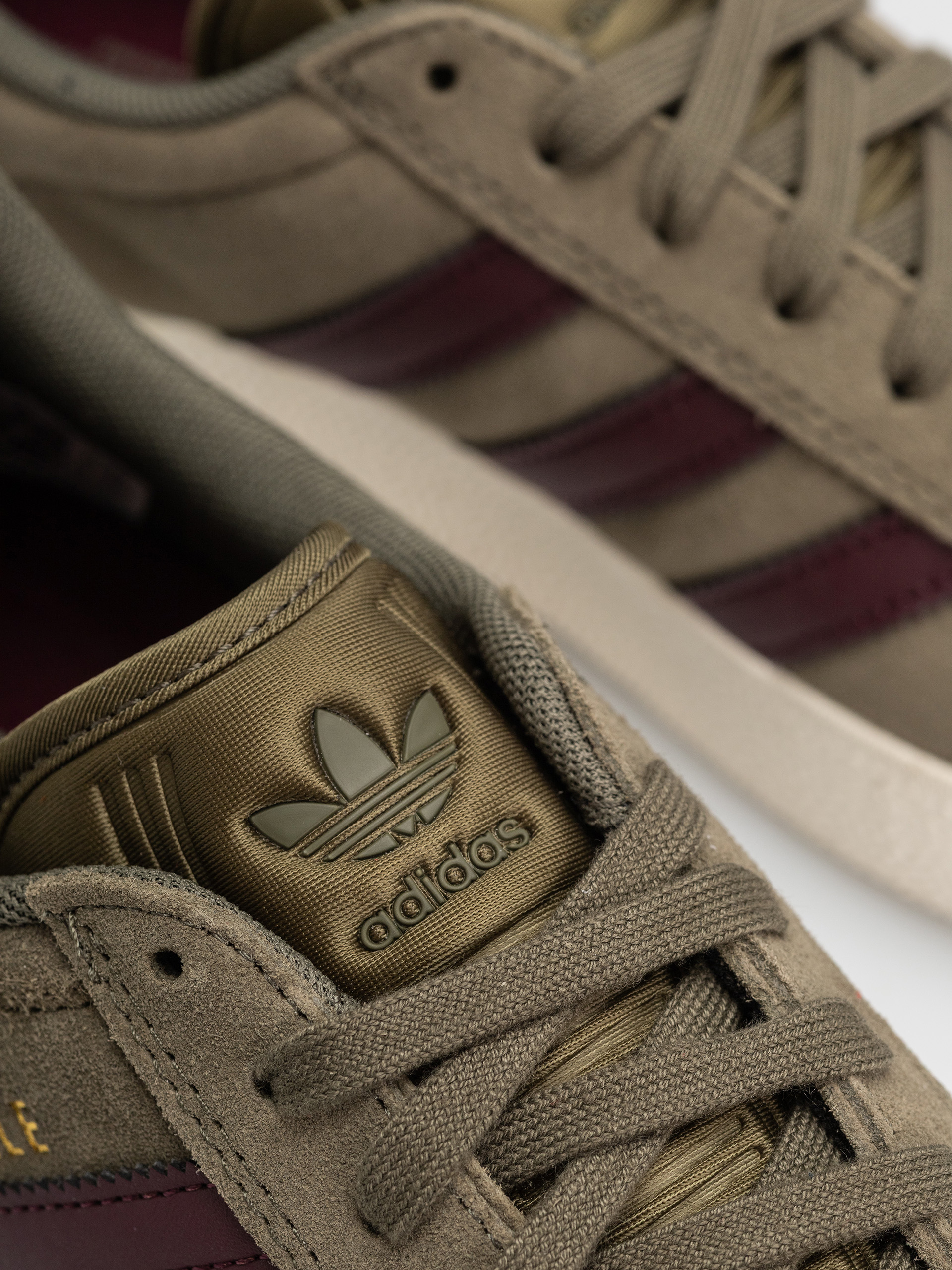 adidas Gazelle Adv Schuhe (olistr/maroon/cwhite)