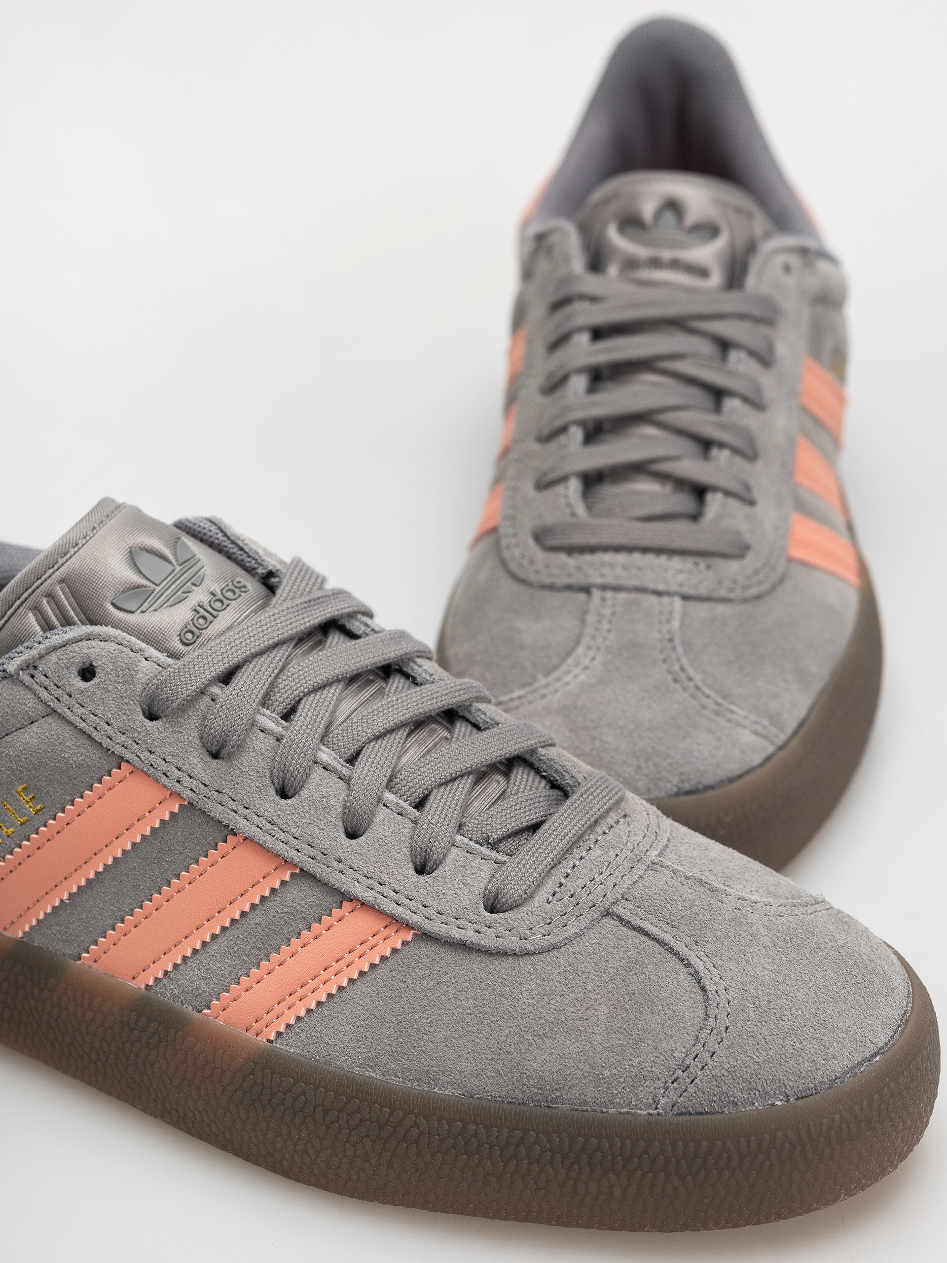 adidas Gazelle Adv Shoes (grethr/woncla/gum5)