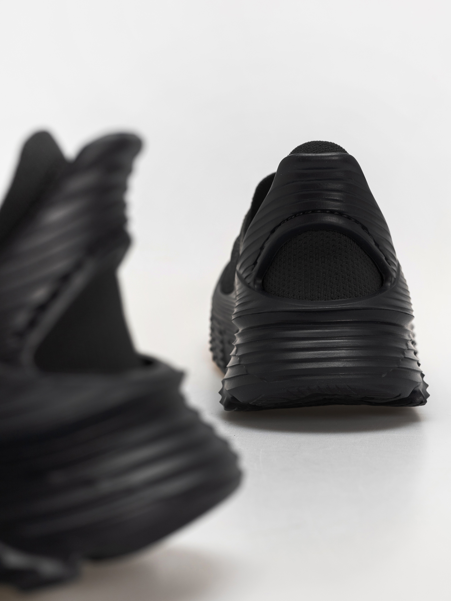 Hoka Restore TC Shoes (black/black)