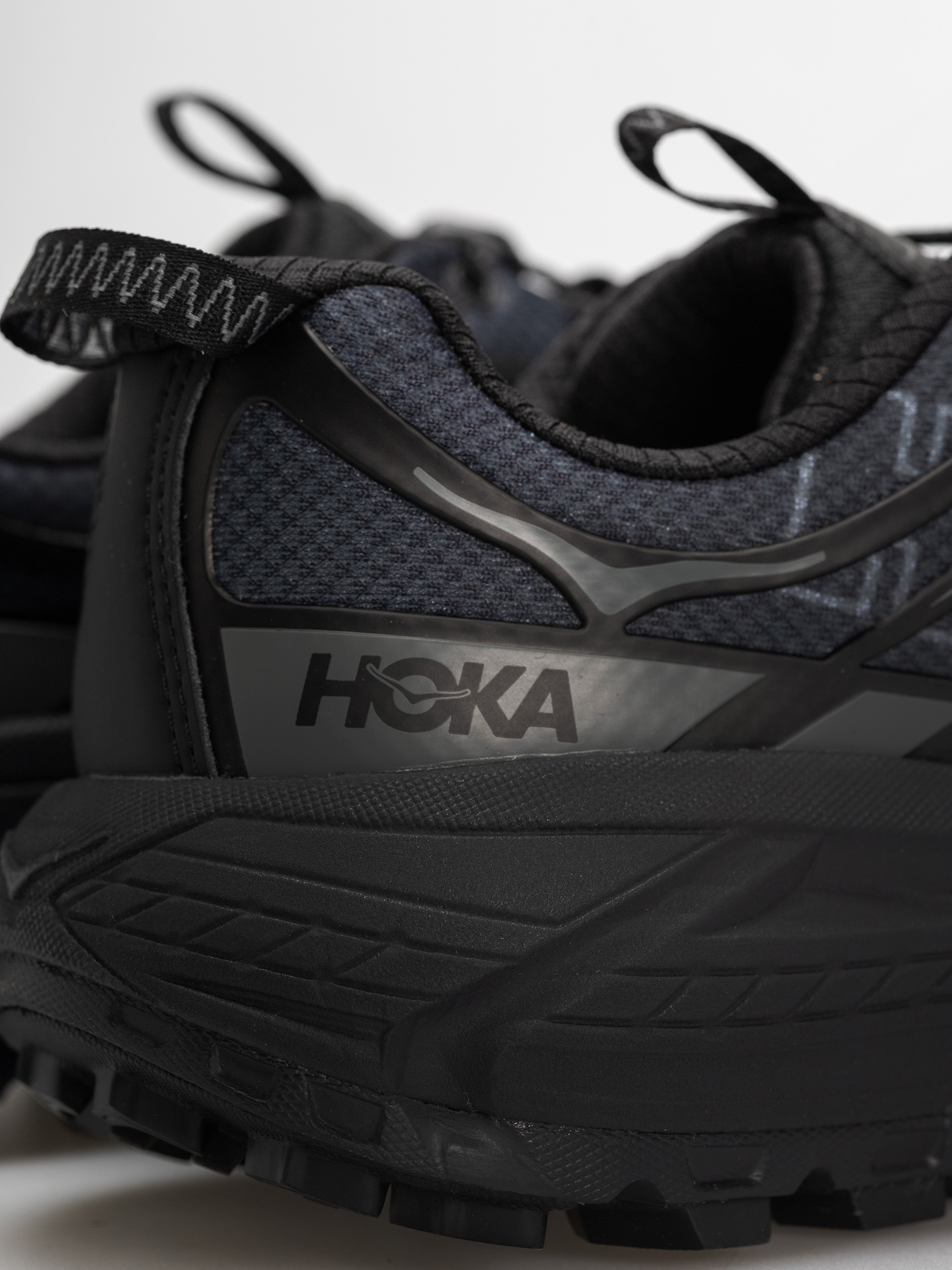 Hoka Schuhe Mafate Three 2 Wordmark (black/outer orbit)